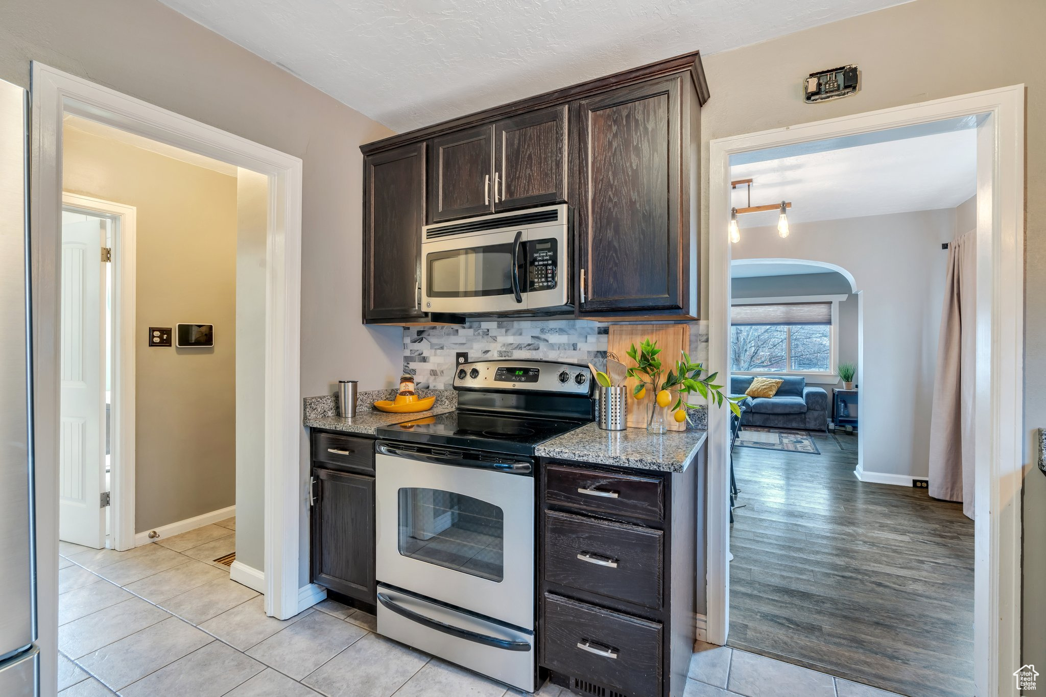 159 E COATSVILLE AVE