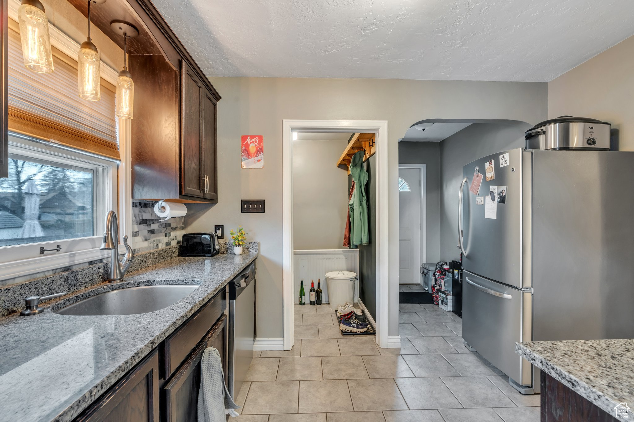 159 E COATSVILLE AVE