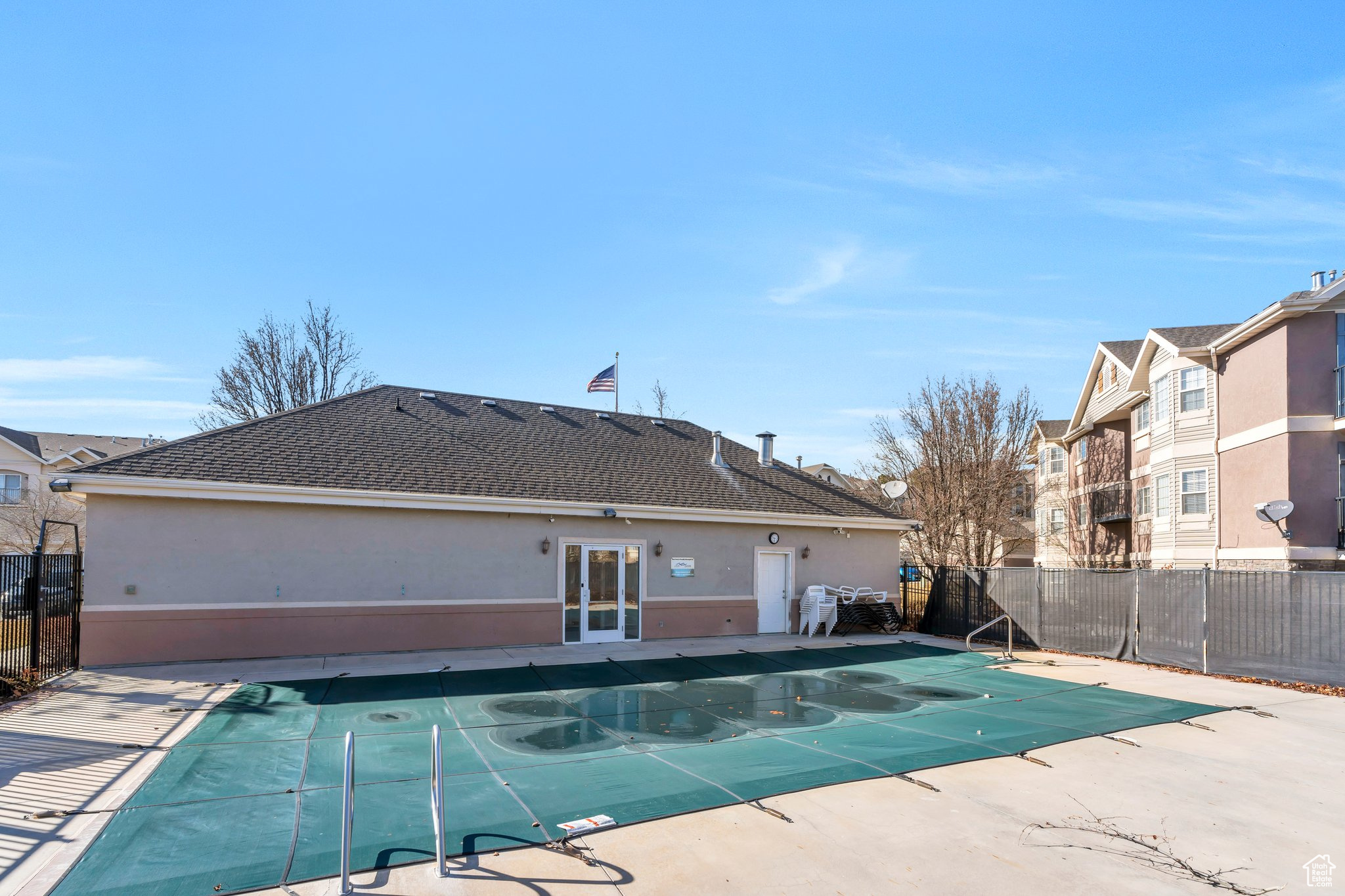 137 W SUNCREST LN