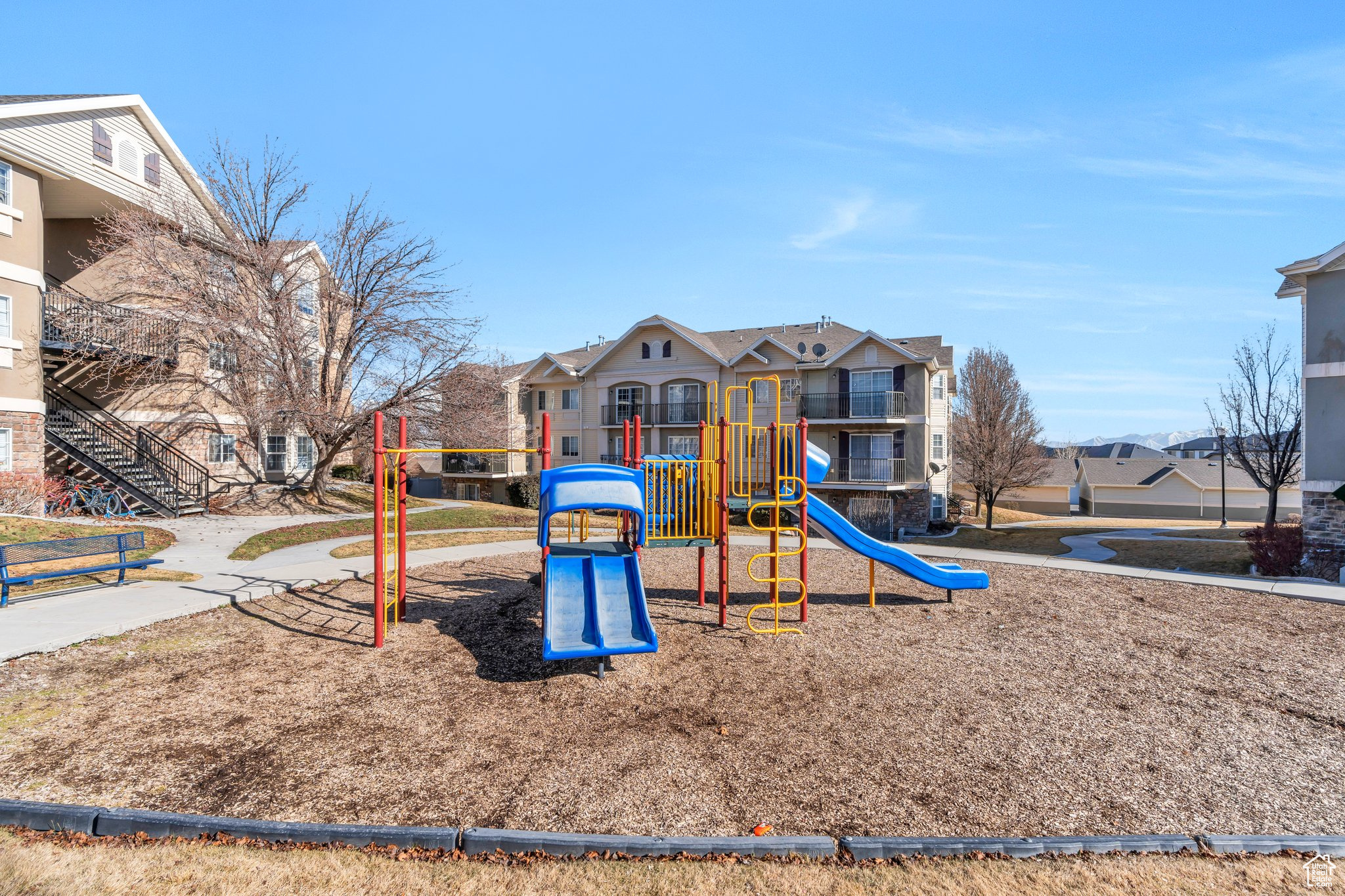 137 W SUNCREST LN