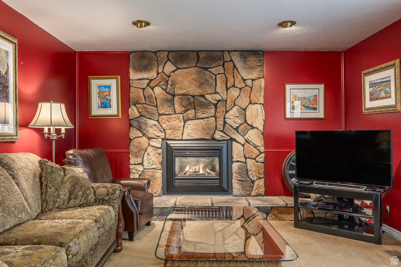 748 W WALDEN DR