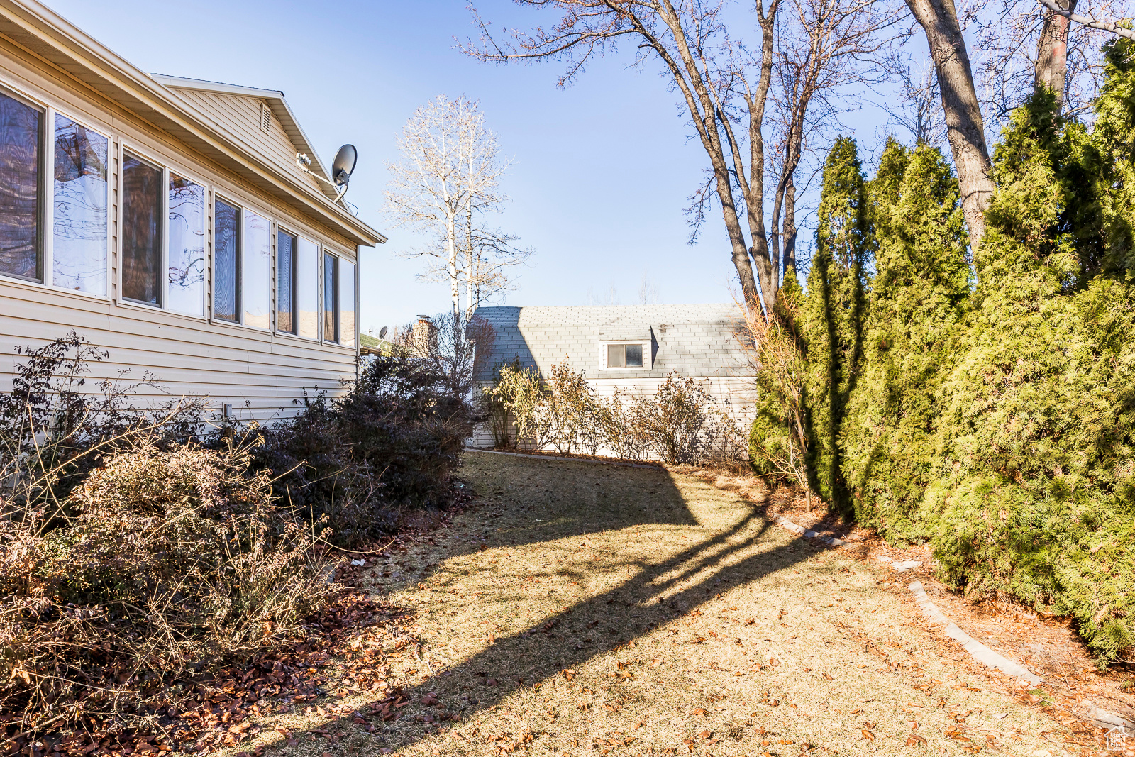748 W WALDEN DR