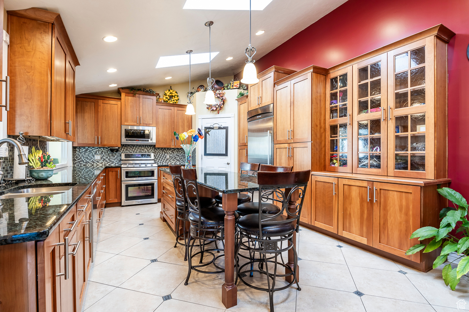 748 W WALDEN DR