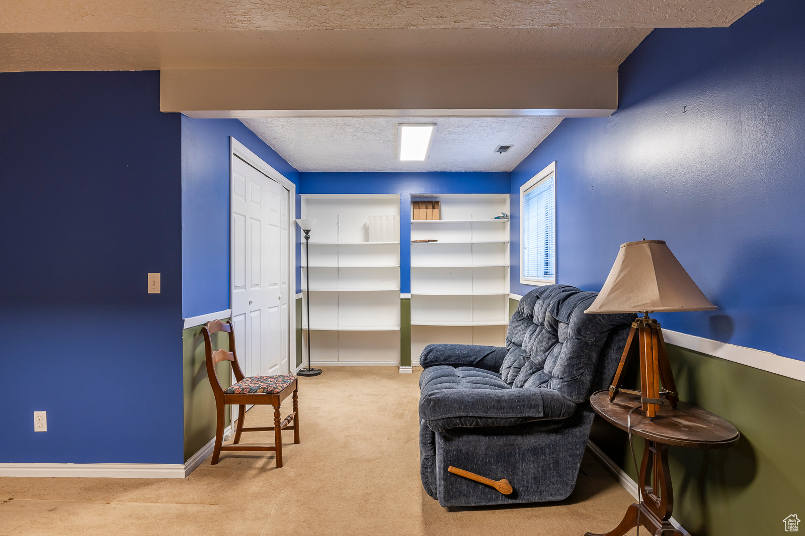 748 W WALDEN DR