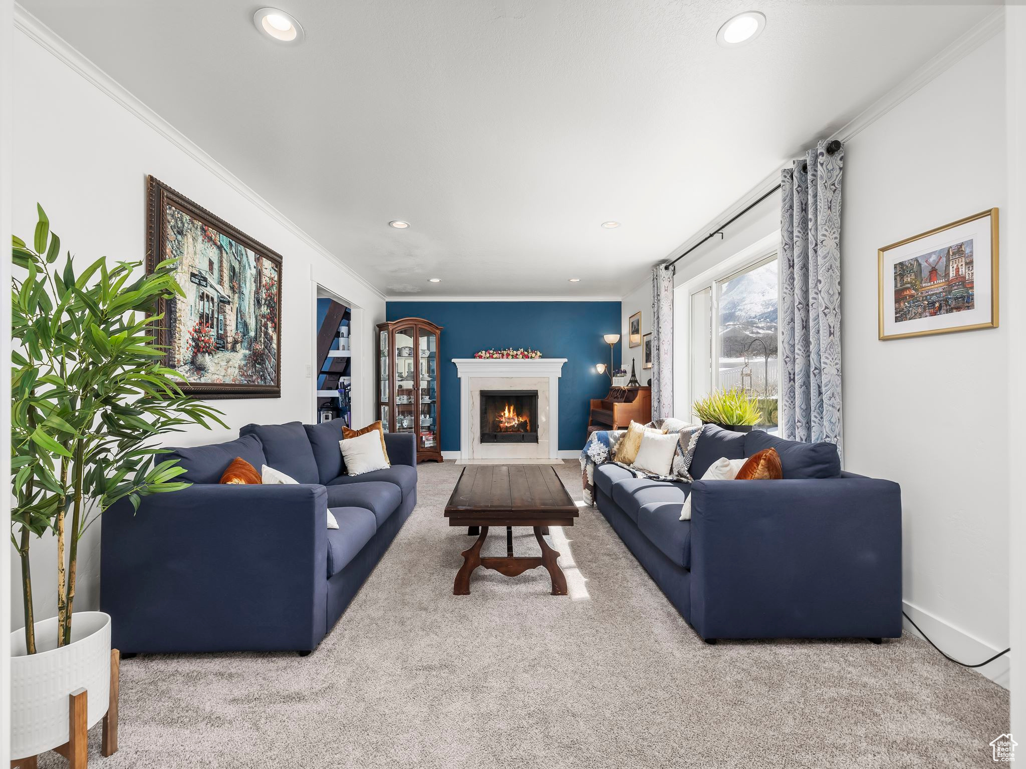 379 E SALEM HILLS DR