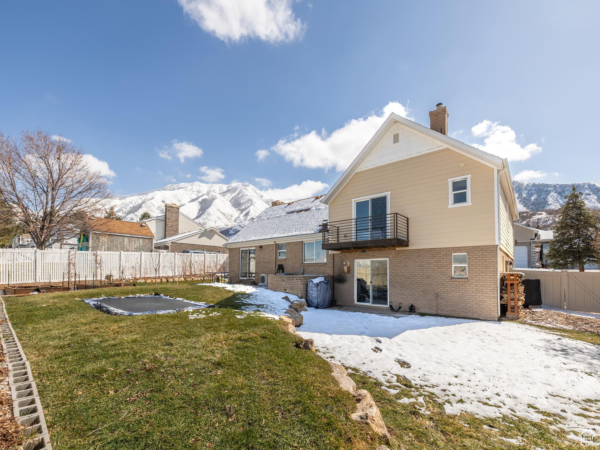 379 E SALEM HILLS DR