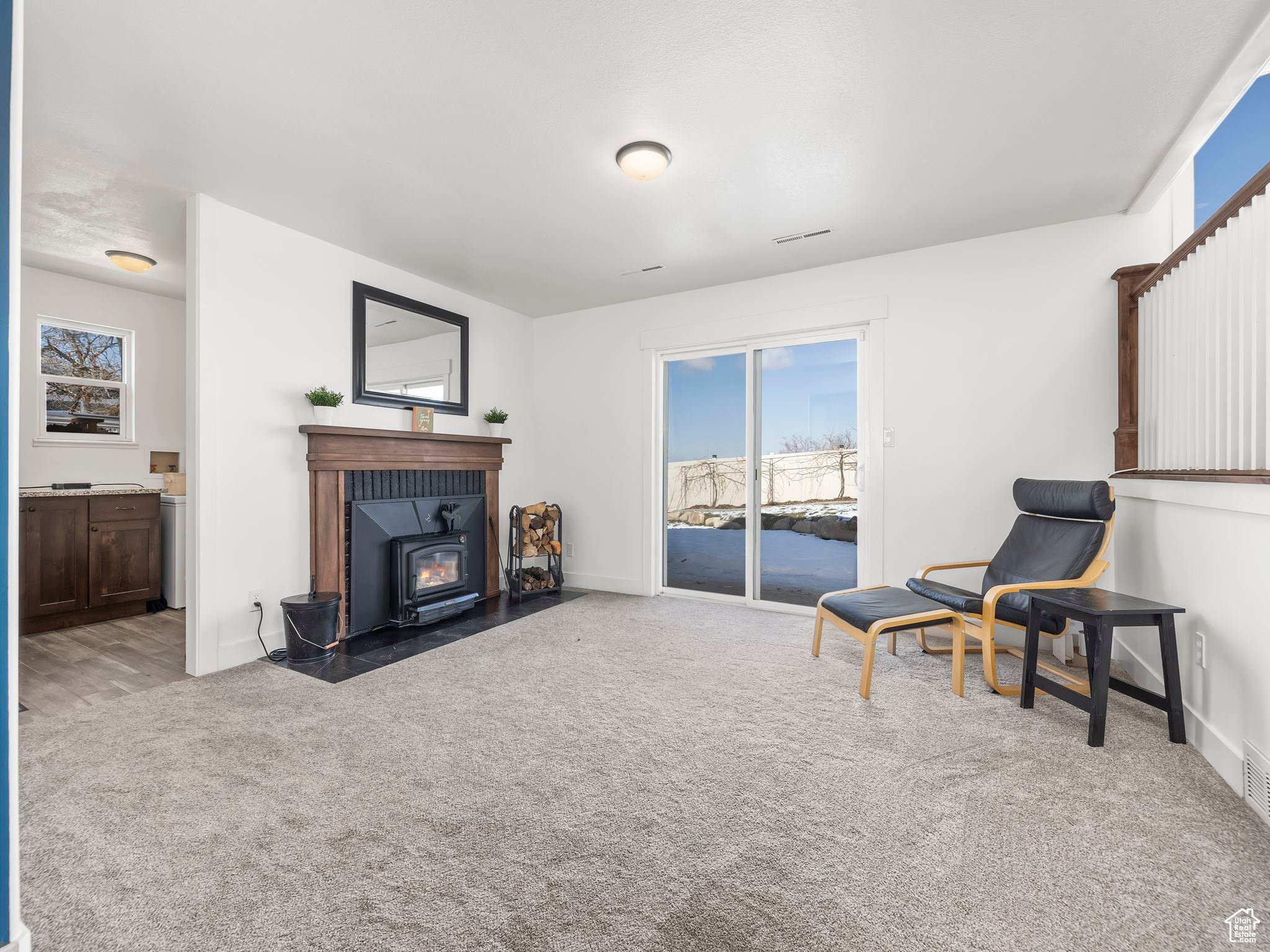 379 E SALEM HILLS DR