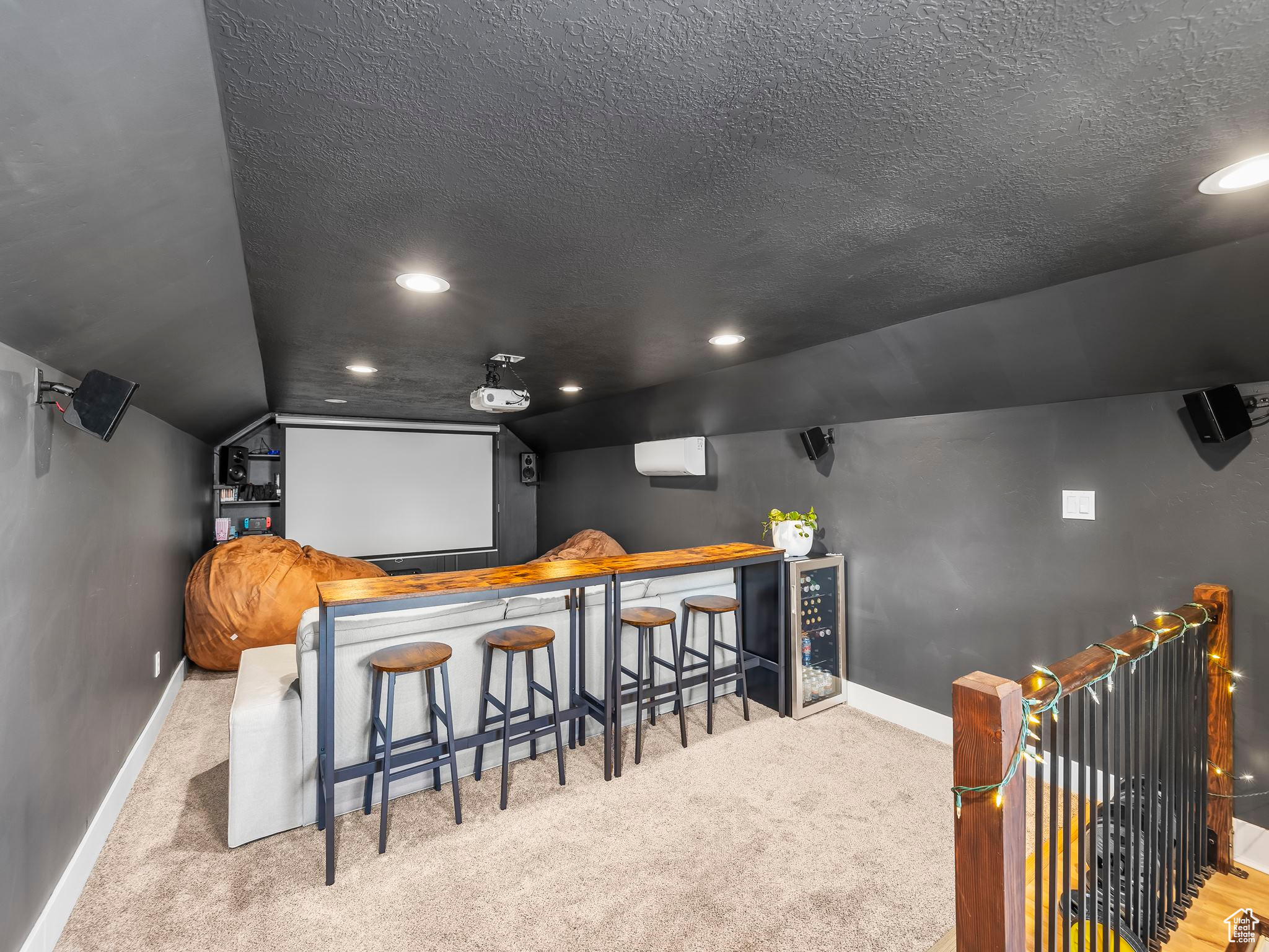379 E SALEM HILLS DR