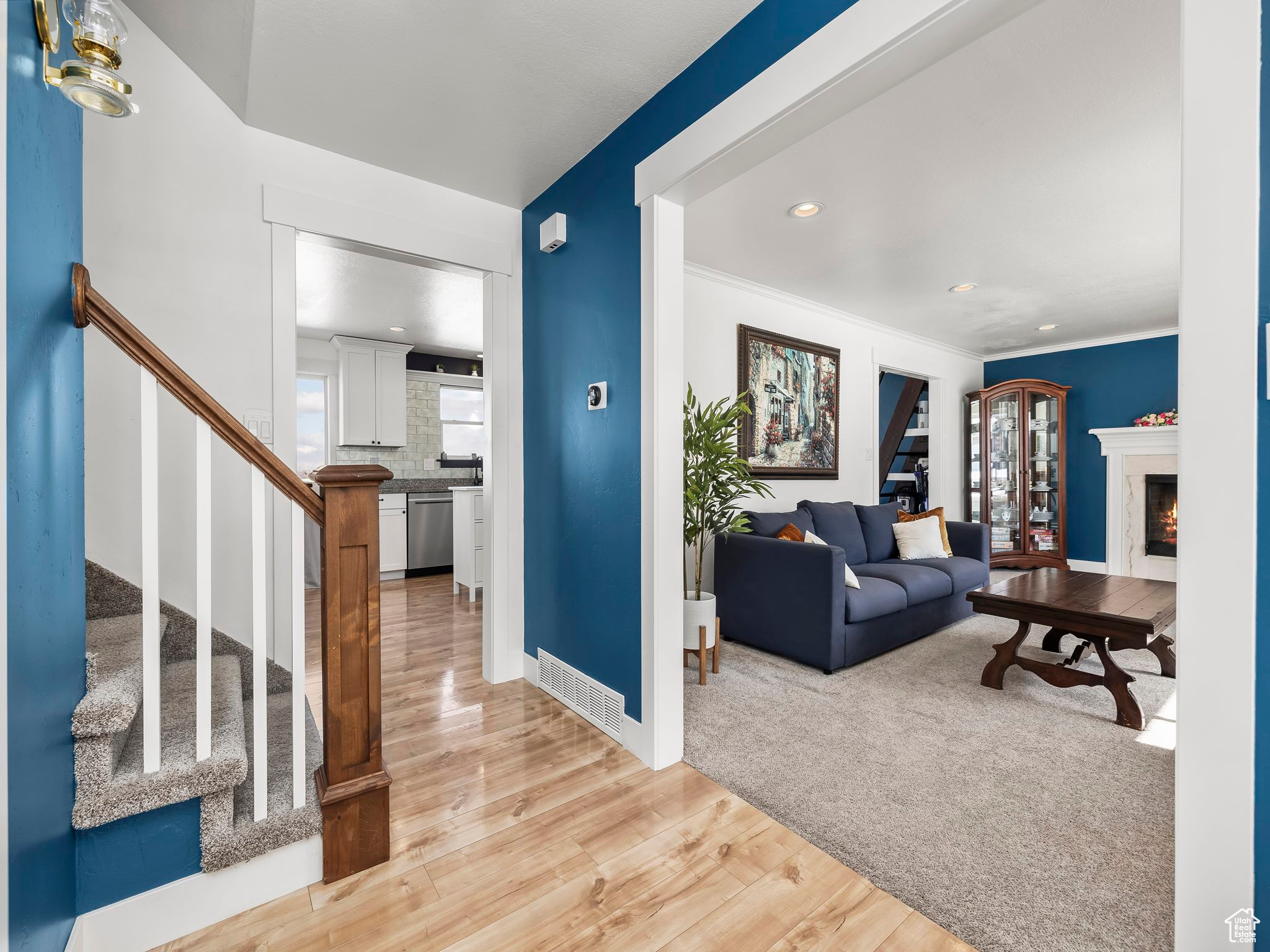 379 E SALEM HILLS DR