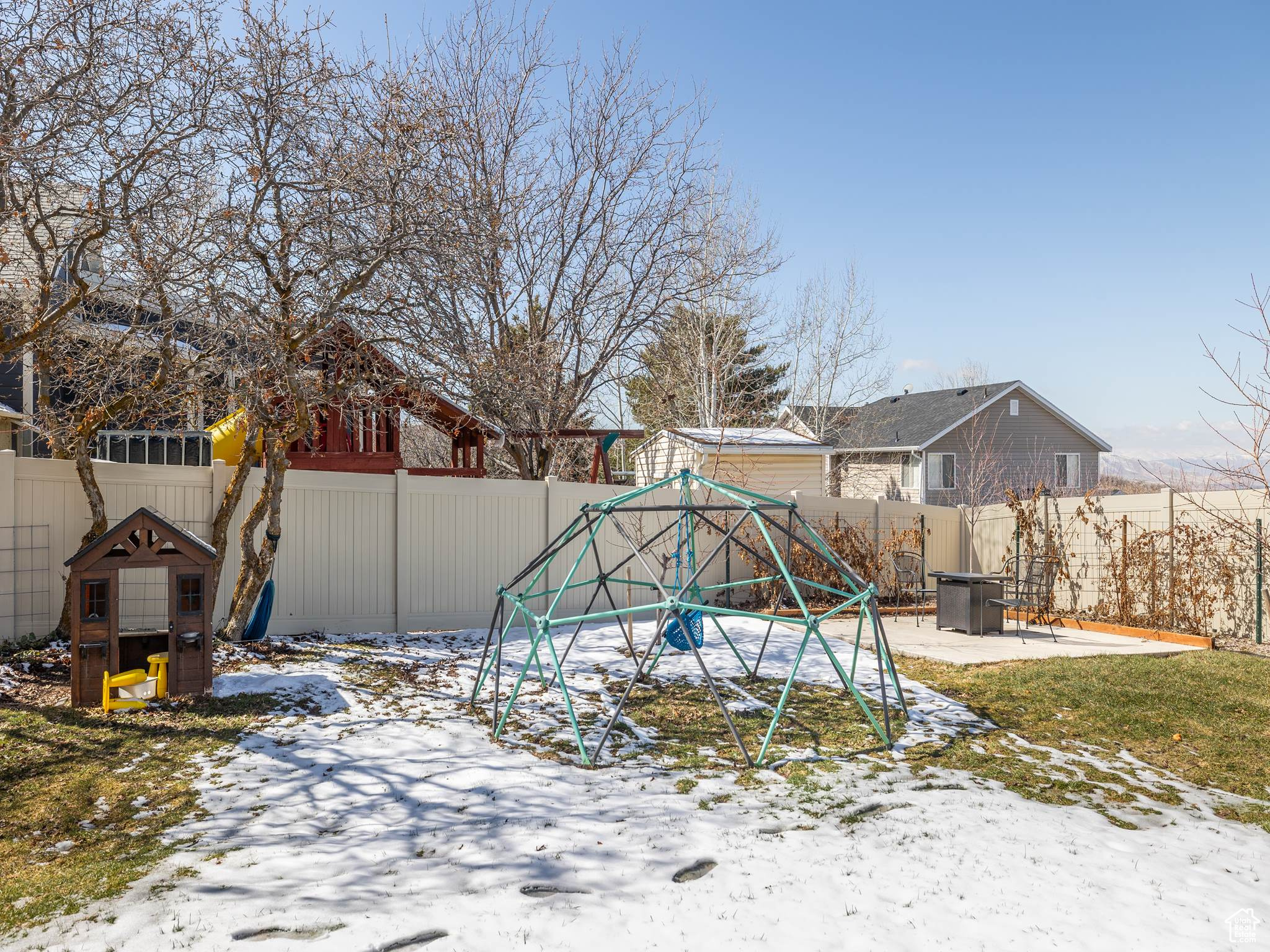 379 E SALEM HILLS DR