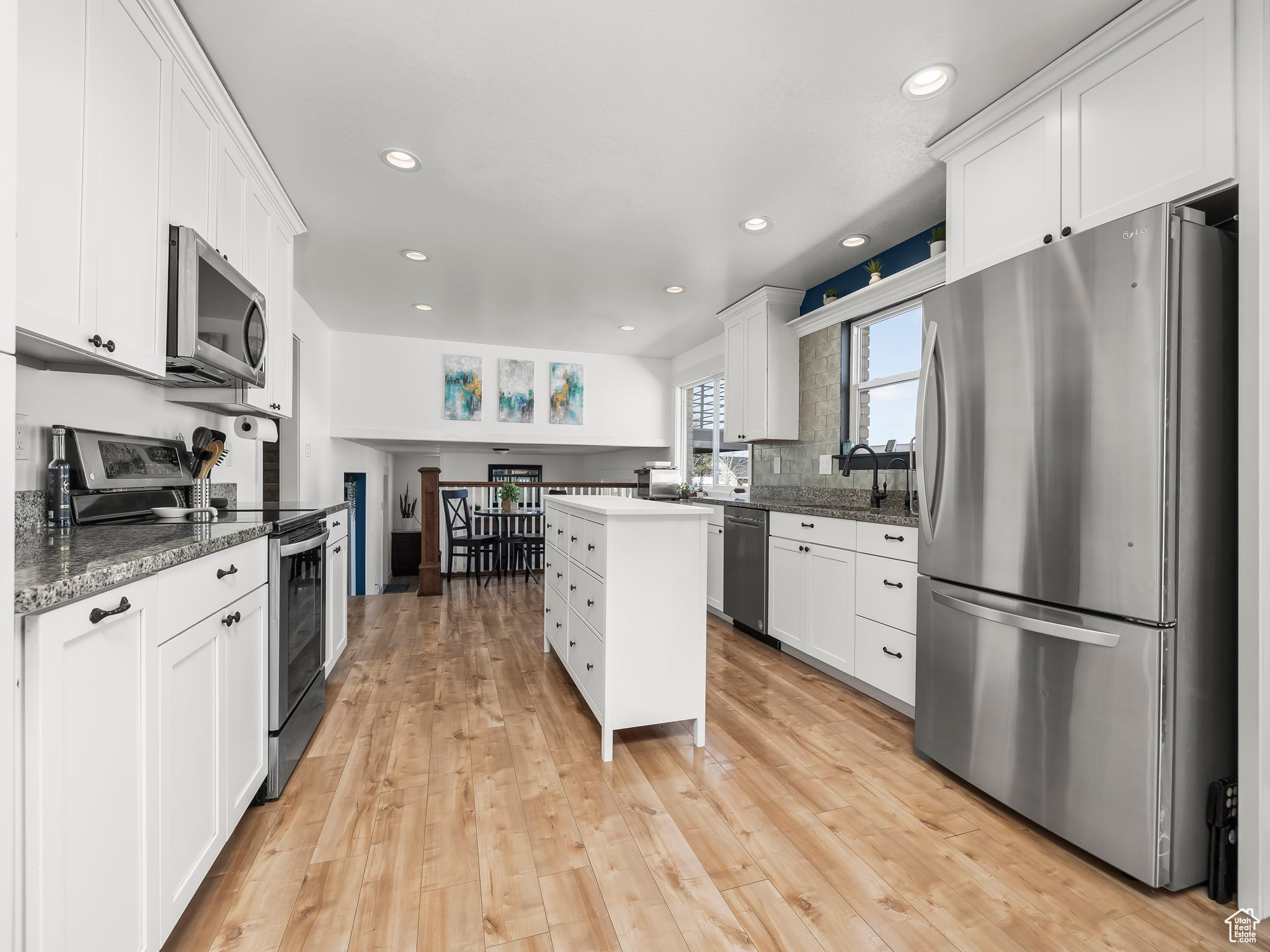 379 E SALEM HILLS DR