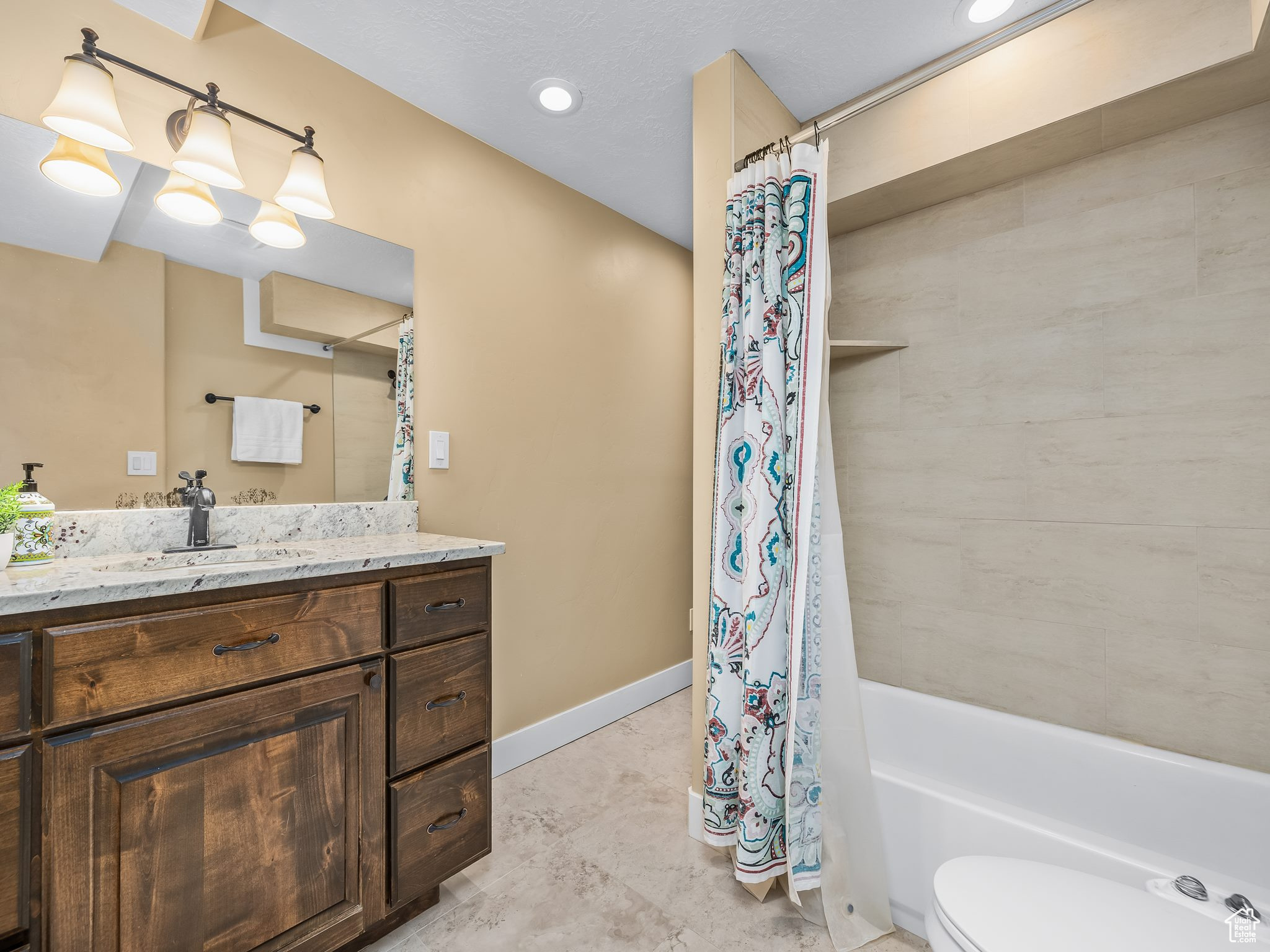 379 E SALEM HILLS DR