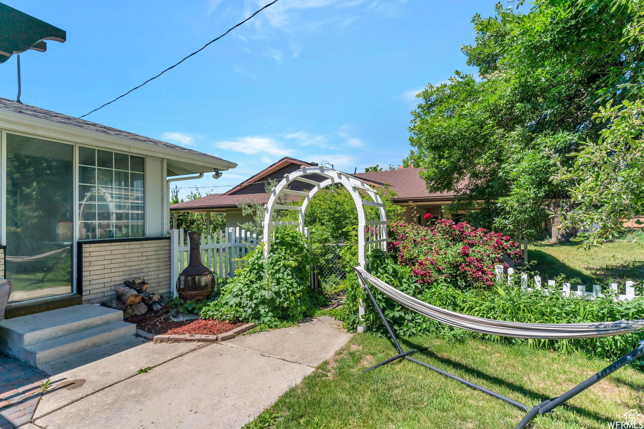 1185 E 900 N