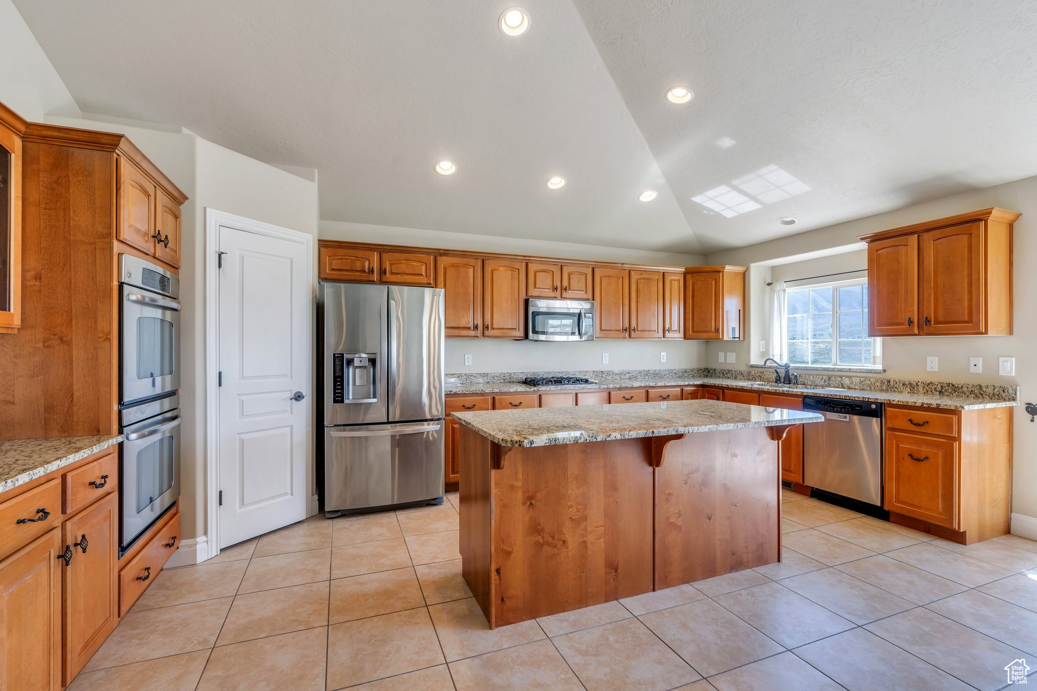637 LITTLE ROCK DR