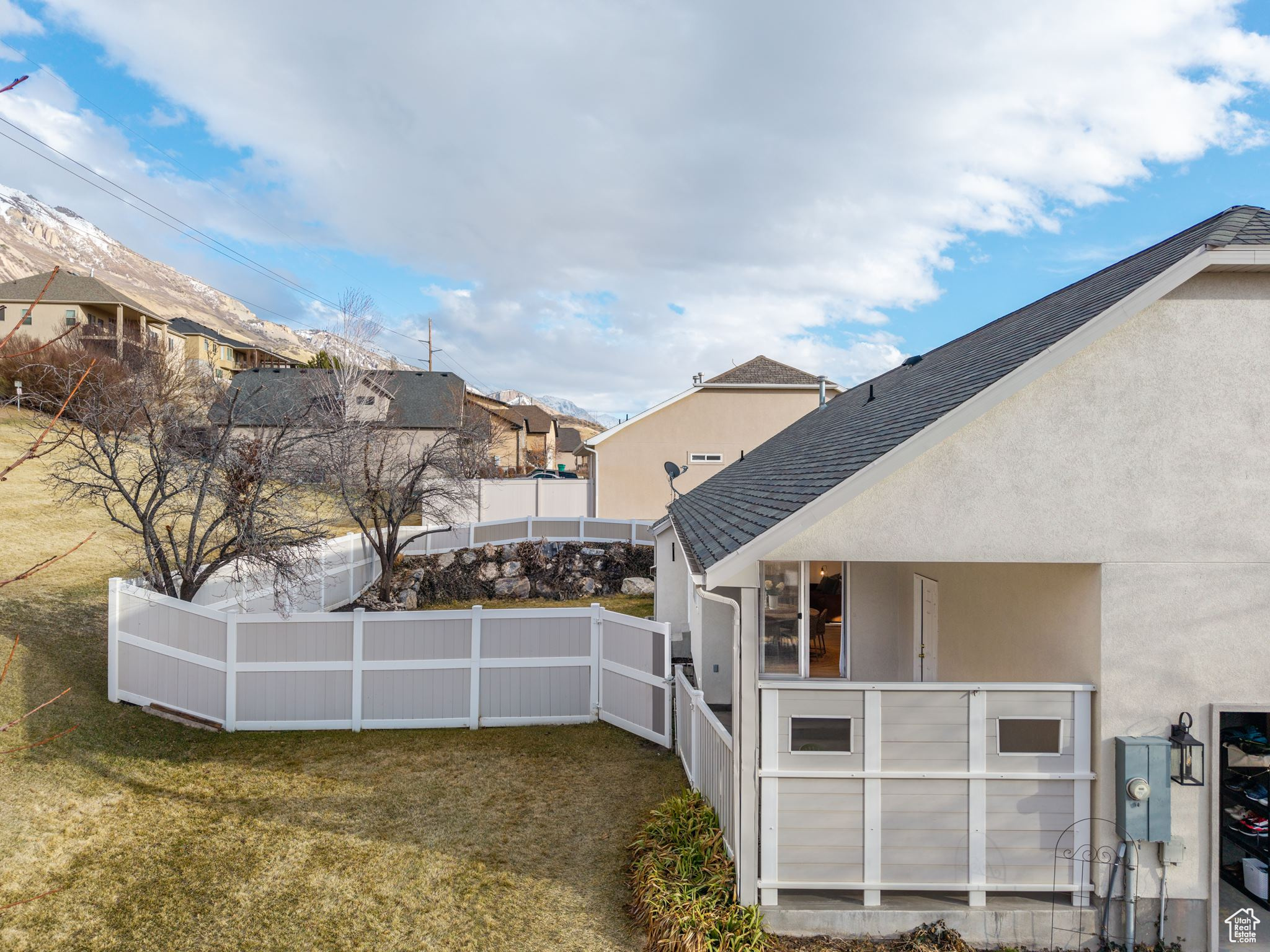 8952 N COTTAGE CANYON DR