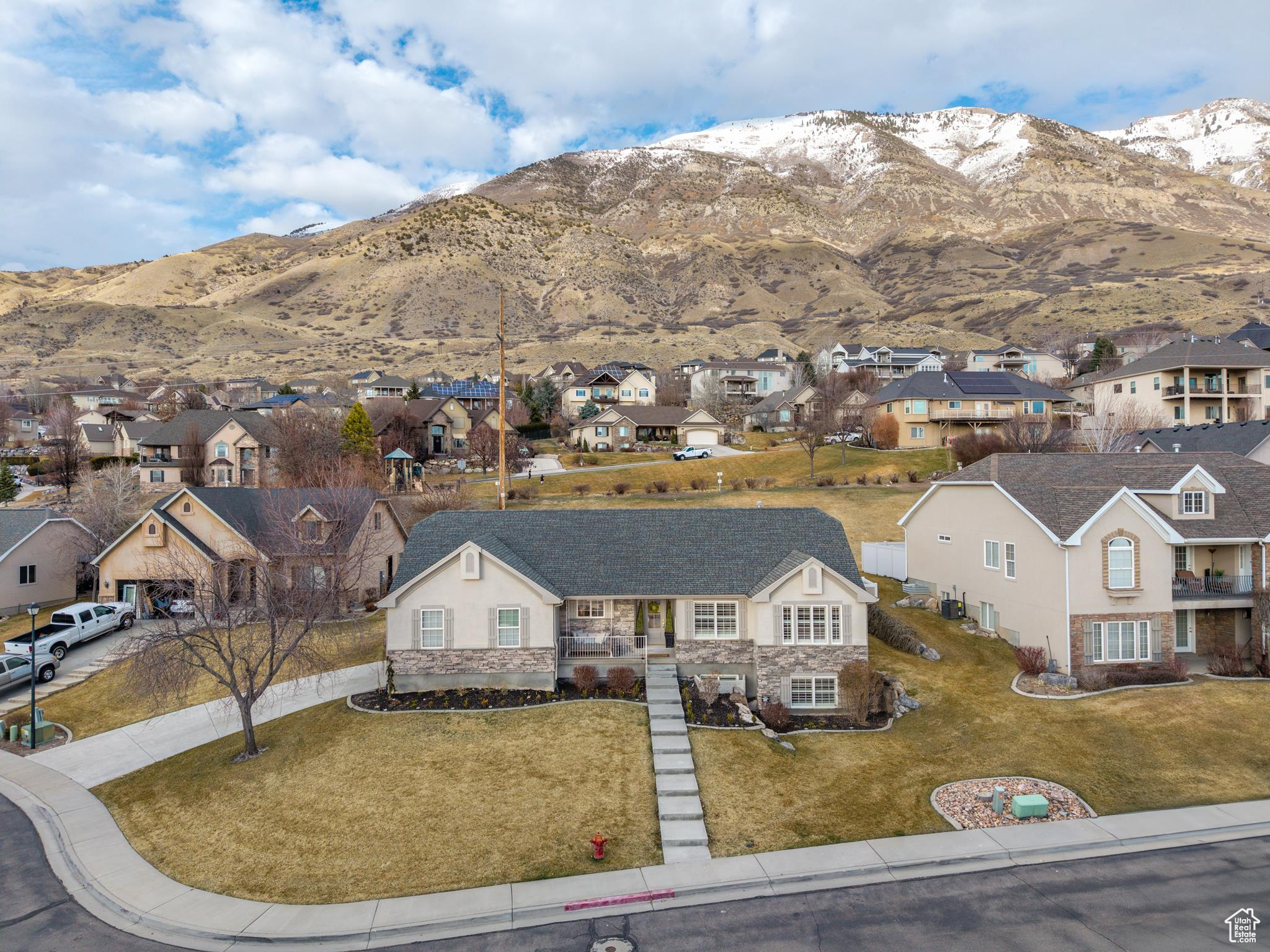 8952 N COTTAGE CANYON DR