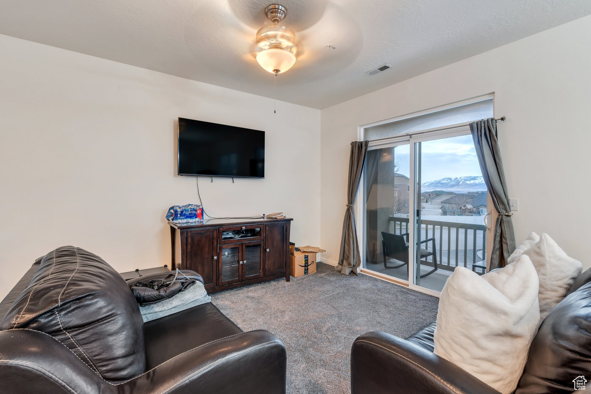3042 W DESERT LILY DR