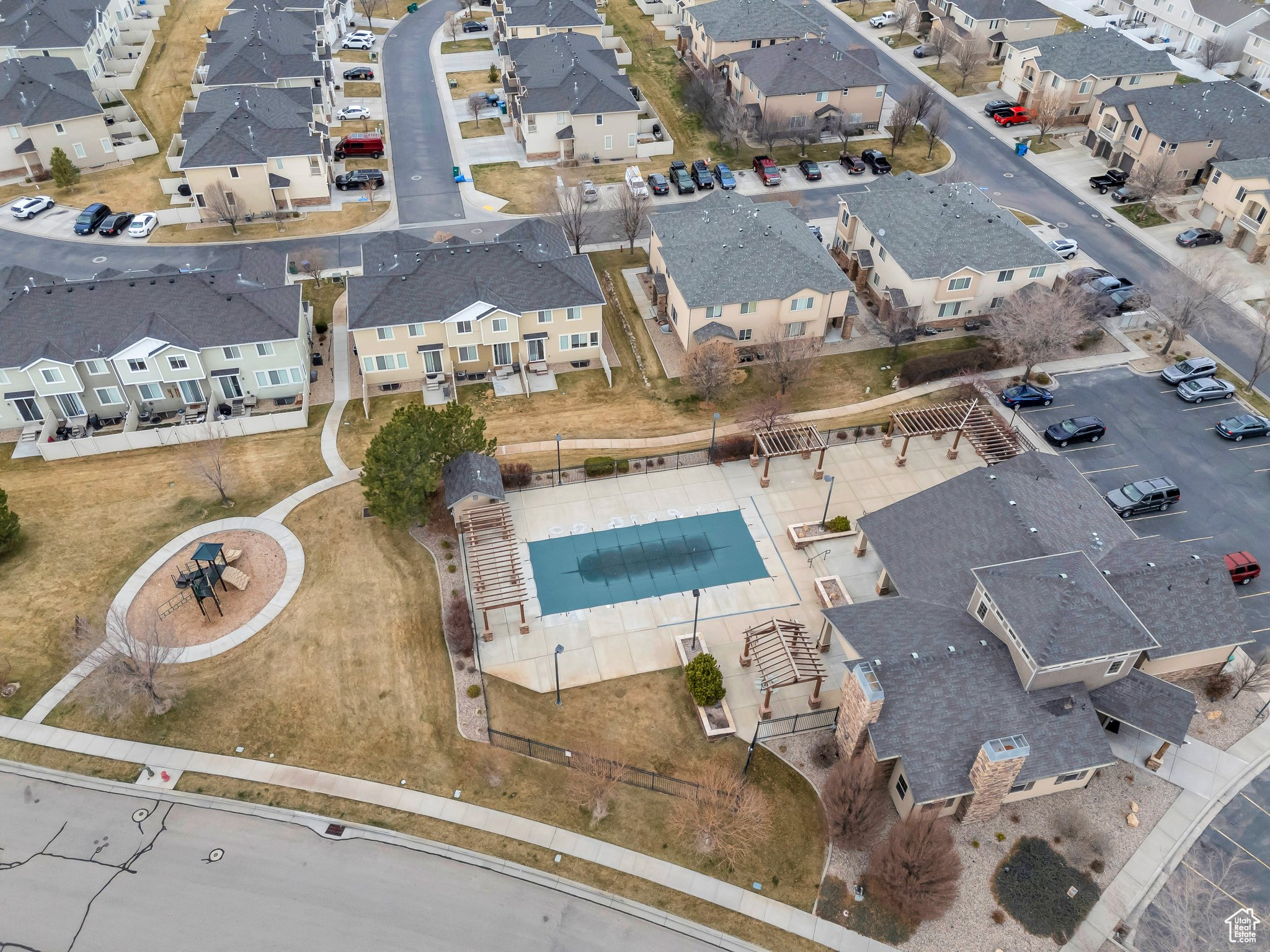 3042 W DESERT LILY DR