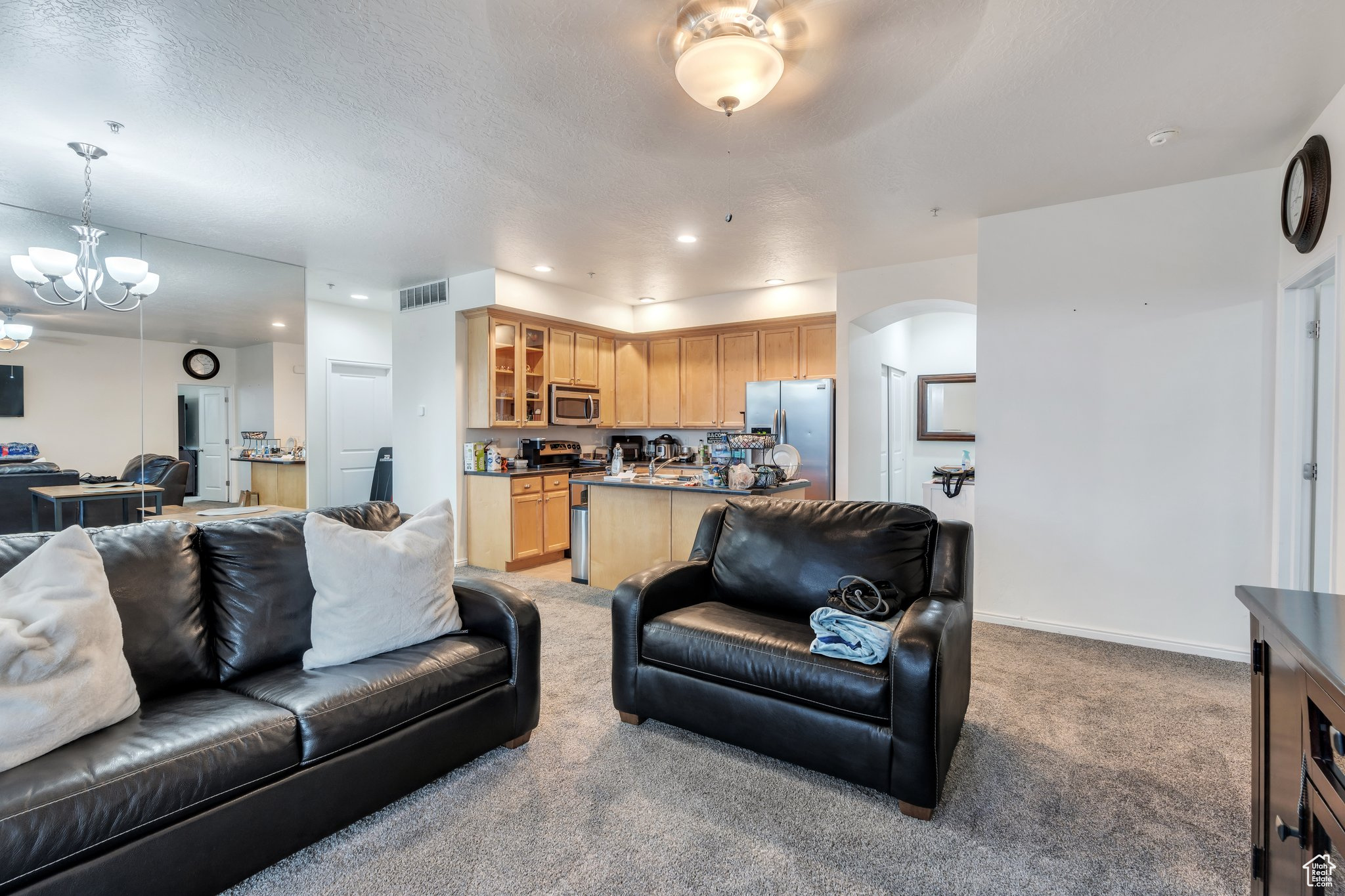 3042 W DESERT LILY DR