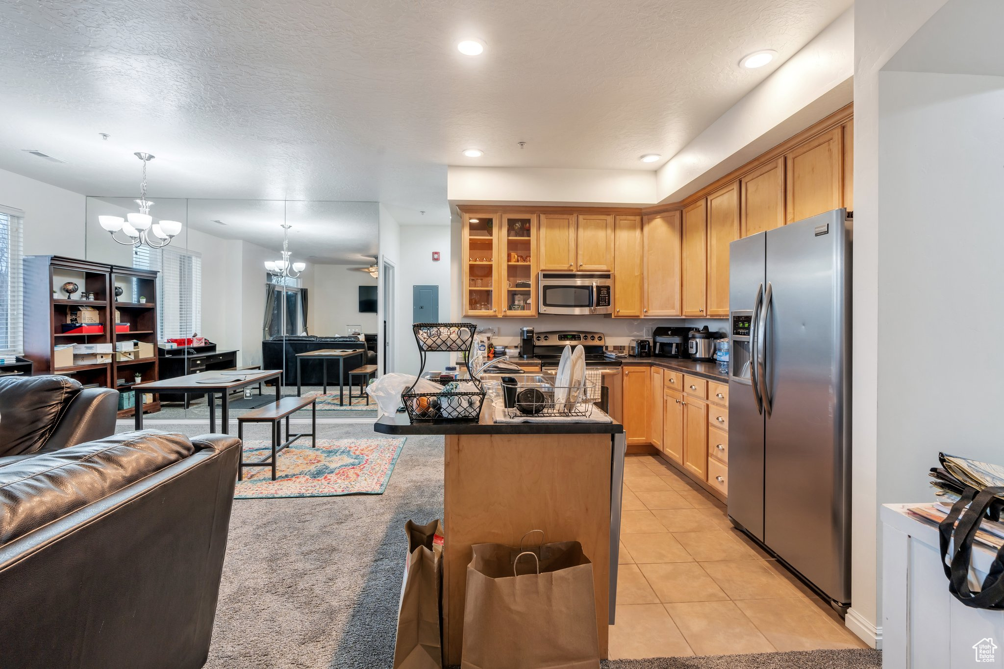 3042 W DESERT LILY DR