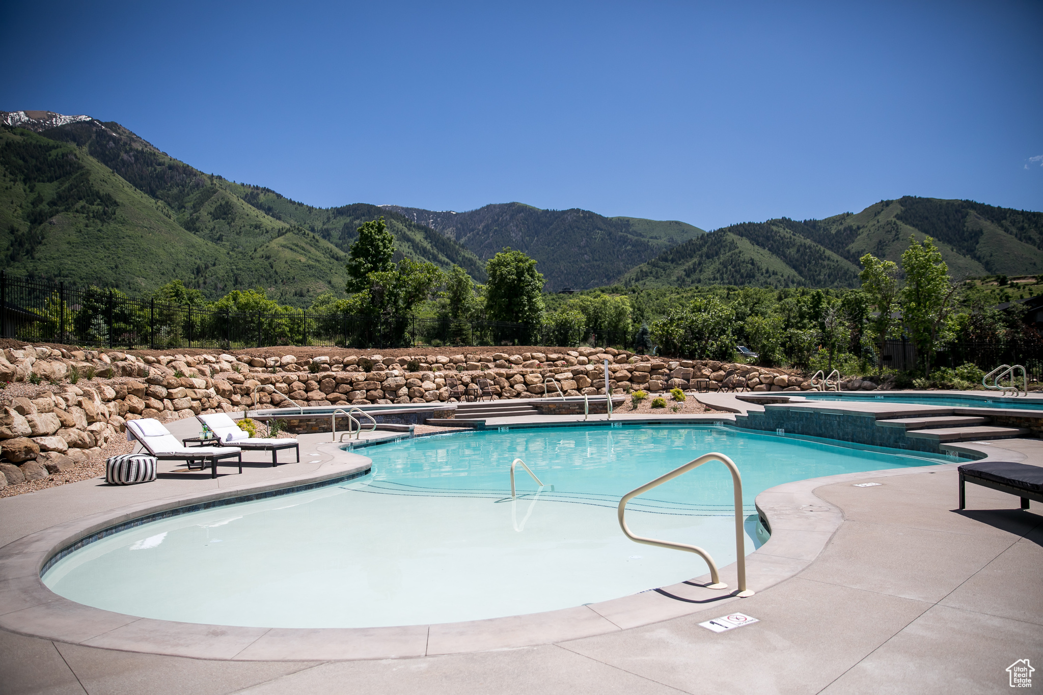 1098 S LOAFER DR Unit: 214