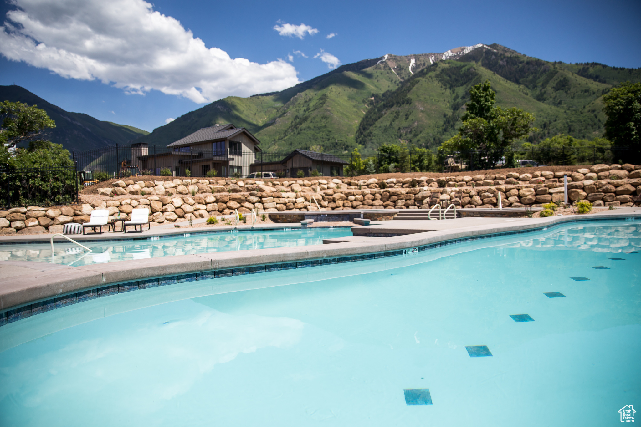 1098 S LOAFER DR Unit: 214