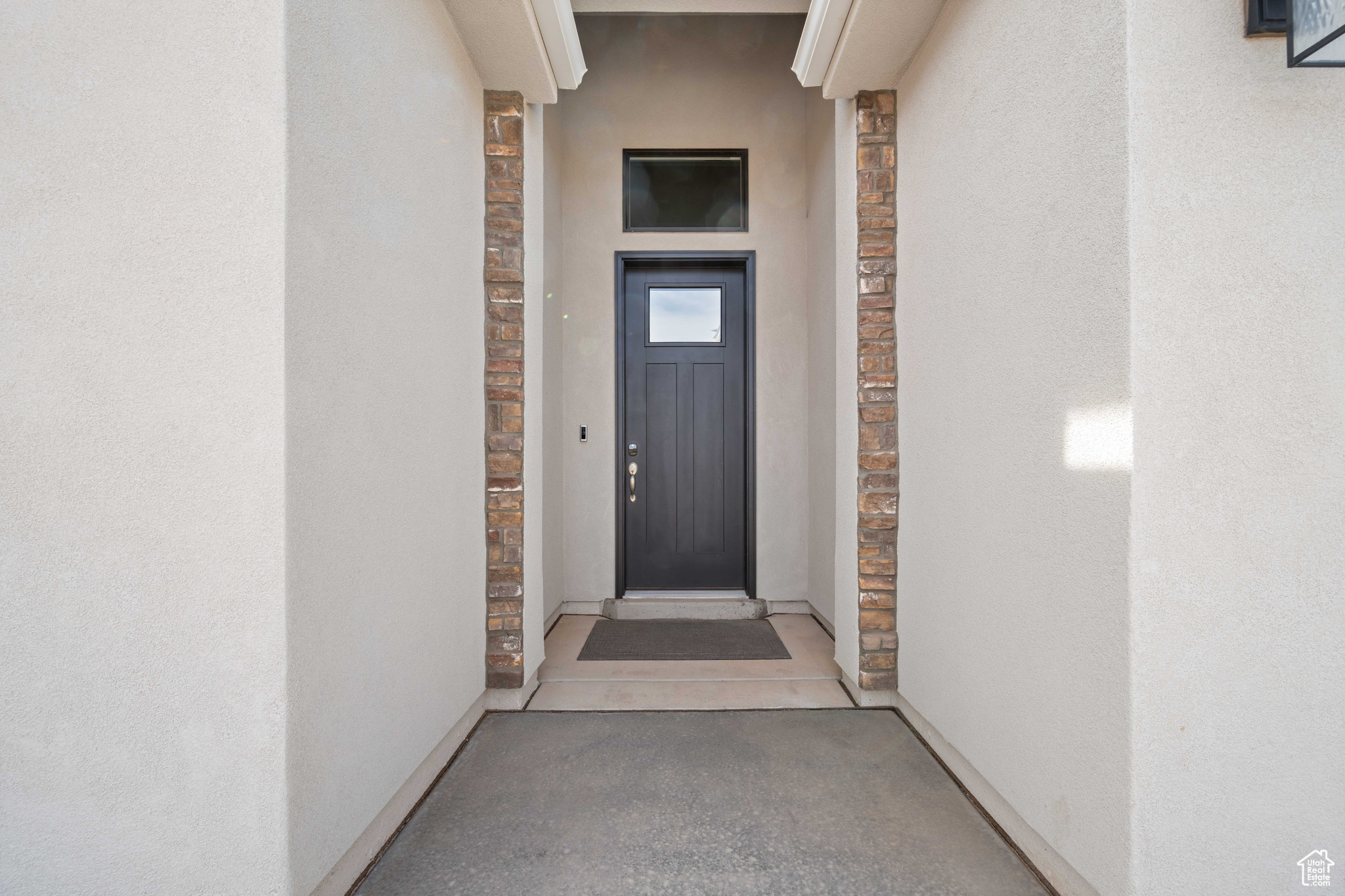 561 N SANDY TALUS DR