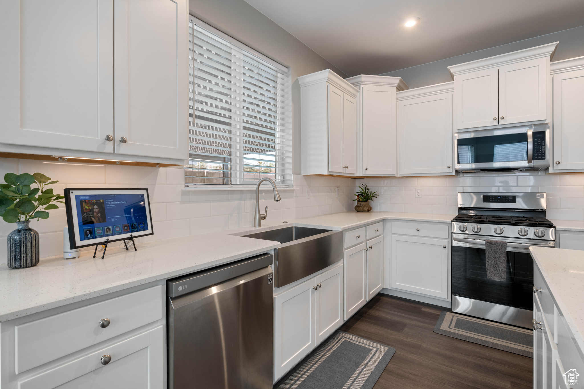 561 N SANDY TALUS DR