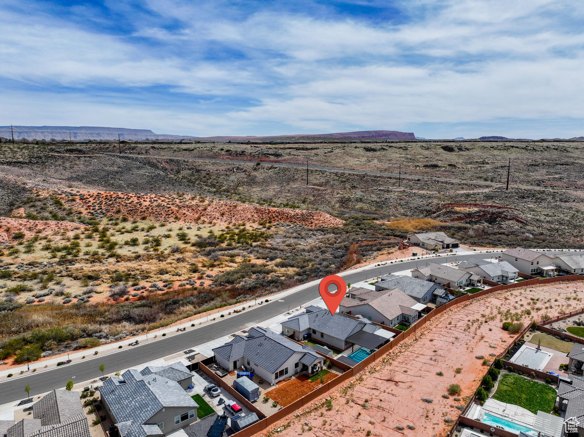 561 N SANDY TALUS DR