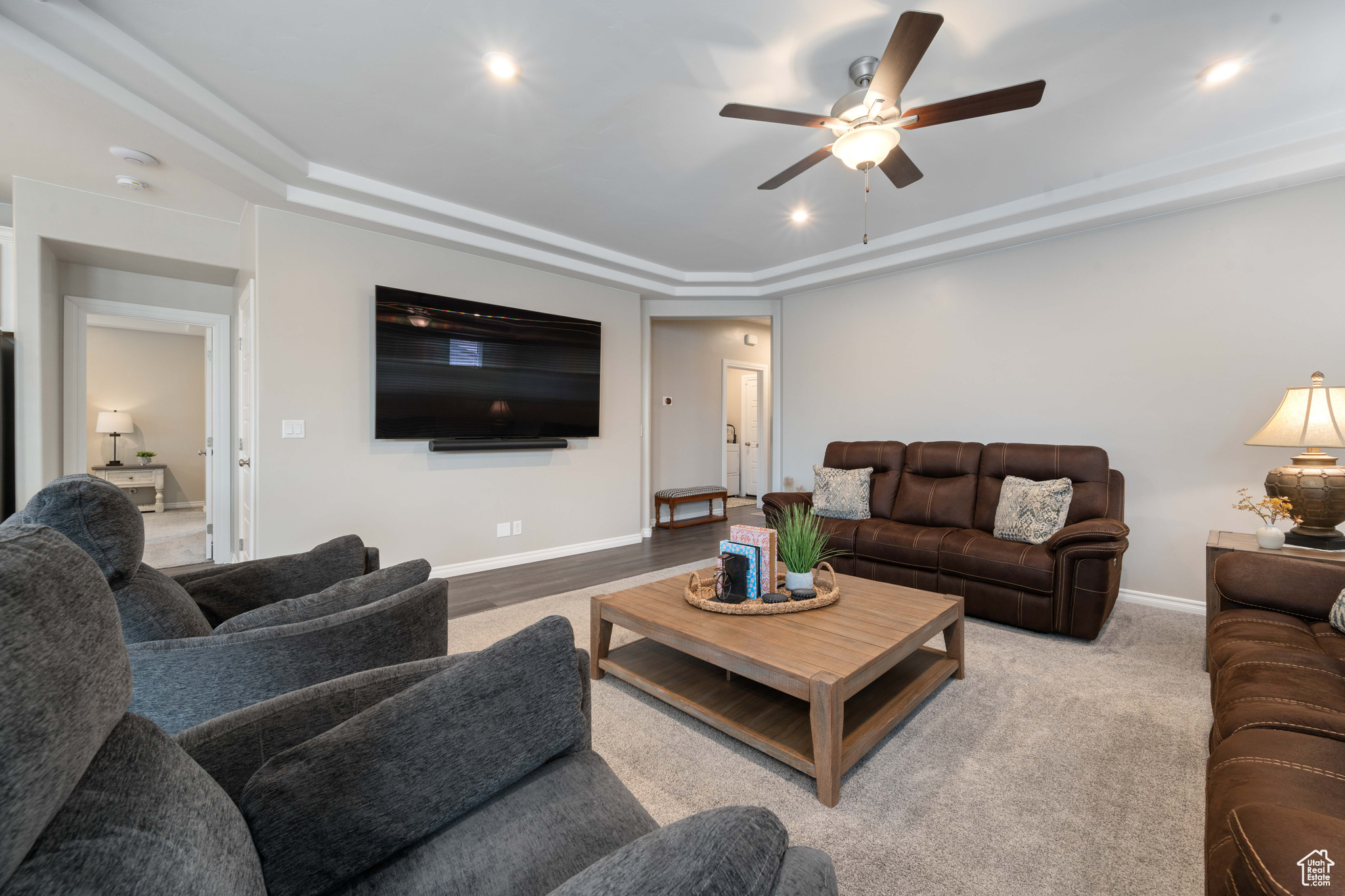 561 N SANDY TALUS DR