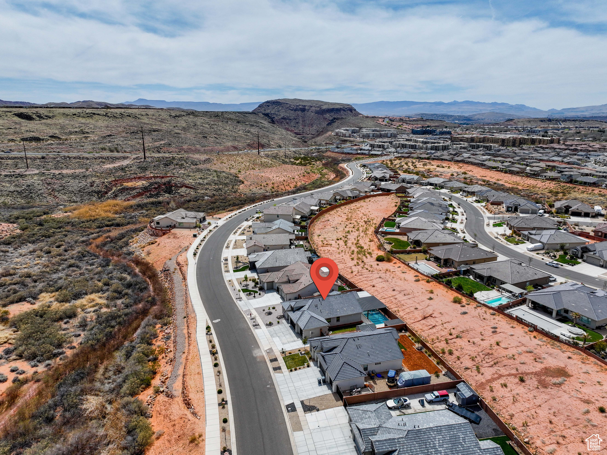 561 N SANDY TALUS DR