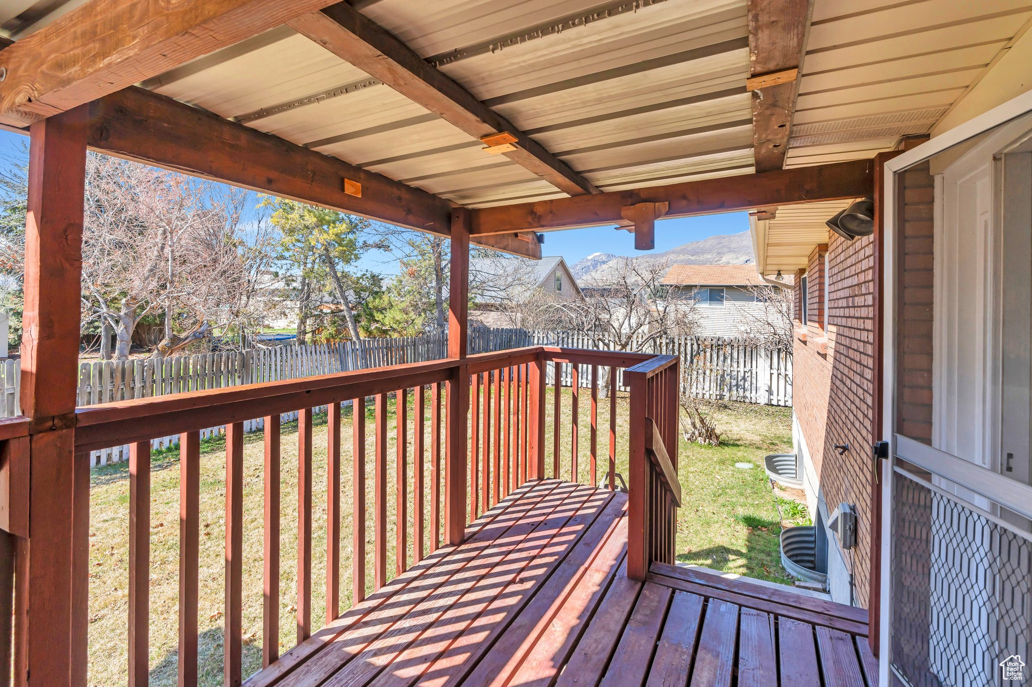 1045 N 1000 E