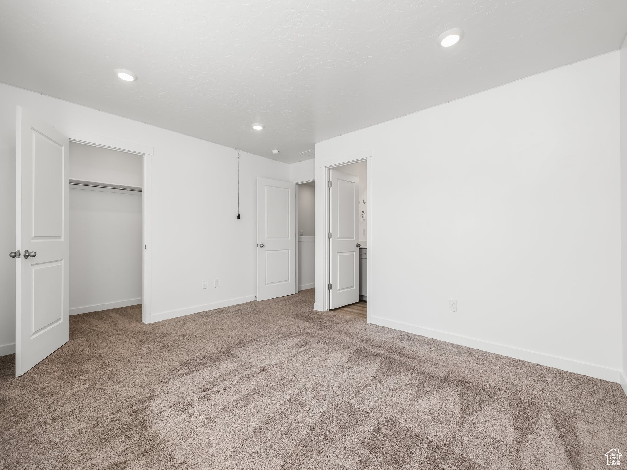 1116 E JACK DR