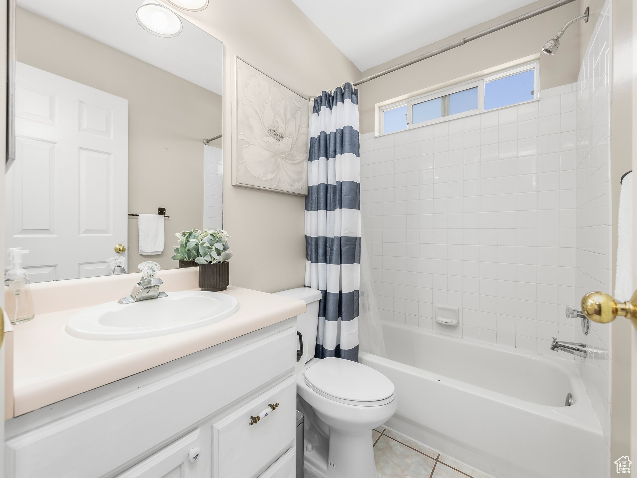 32 E REDWING CT