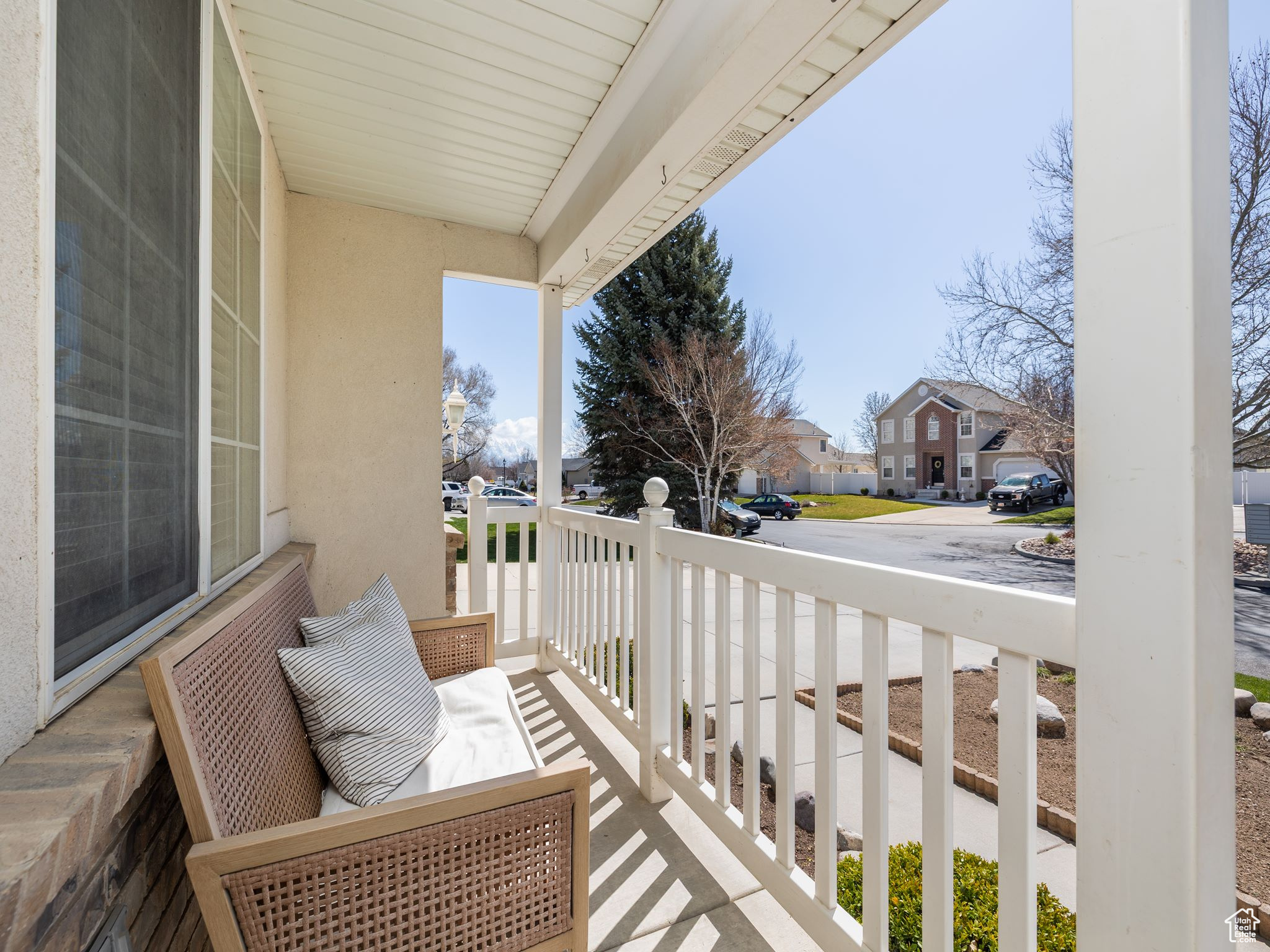 32 E REDWING CT