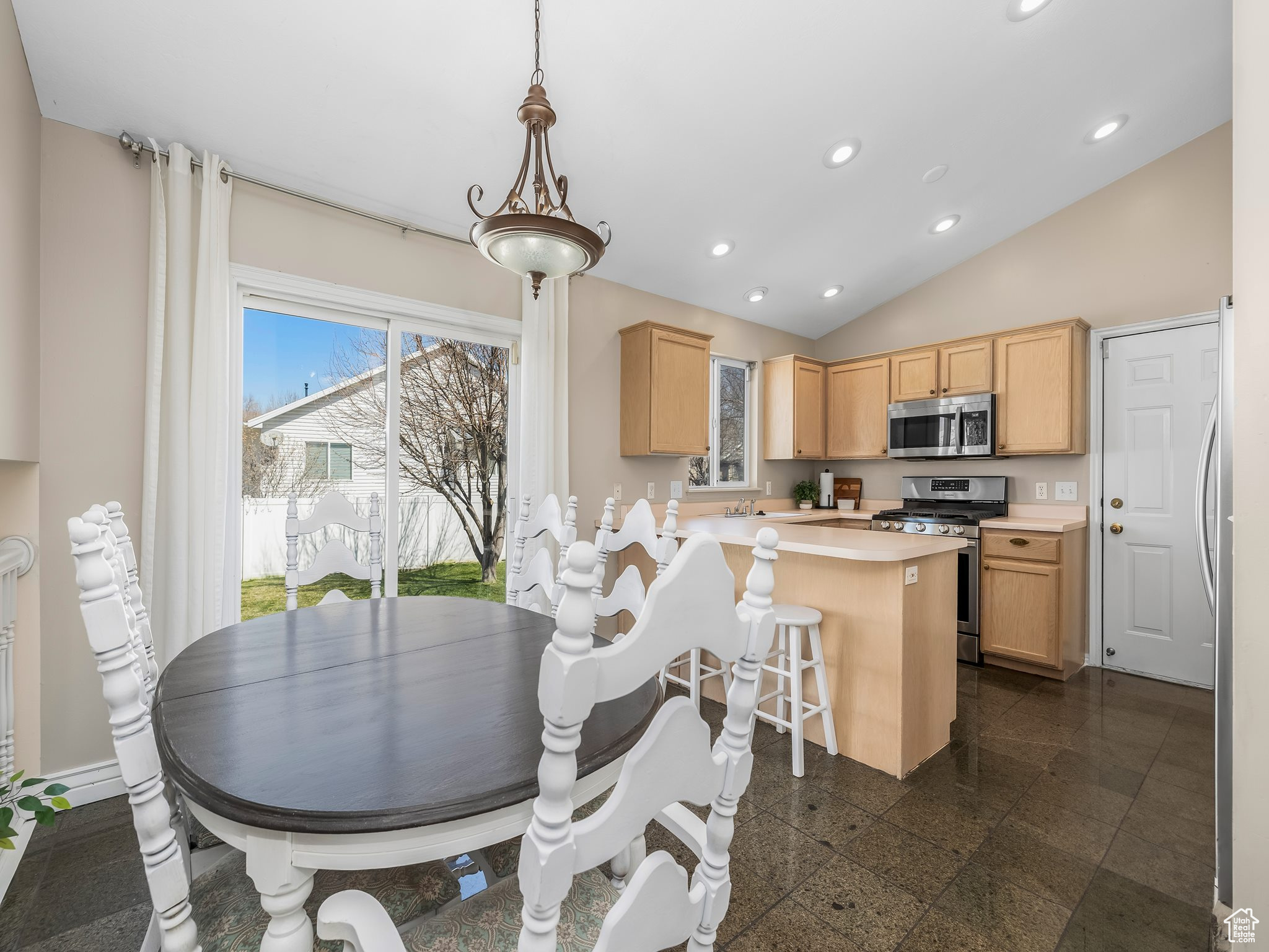 32 E REDWING CT