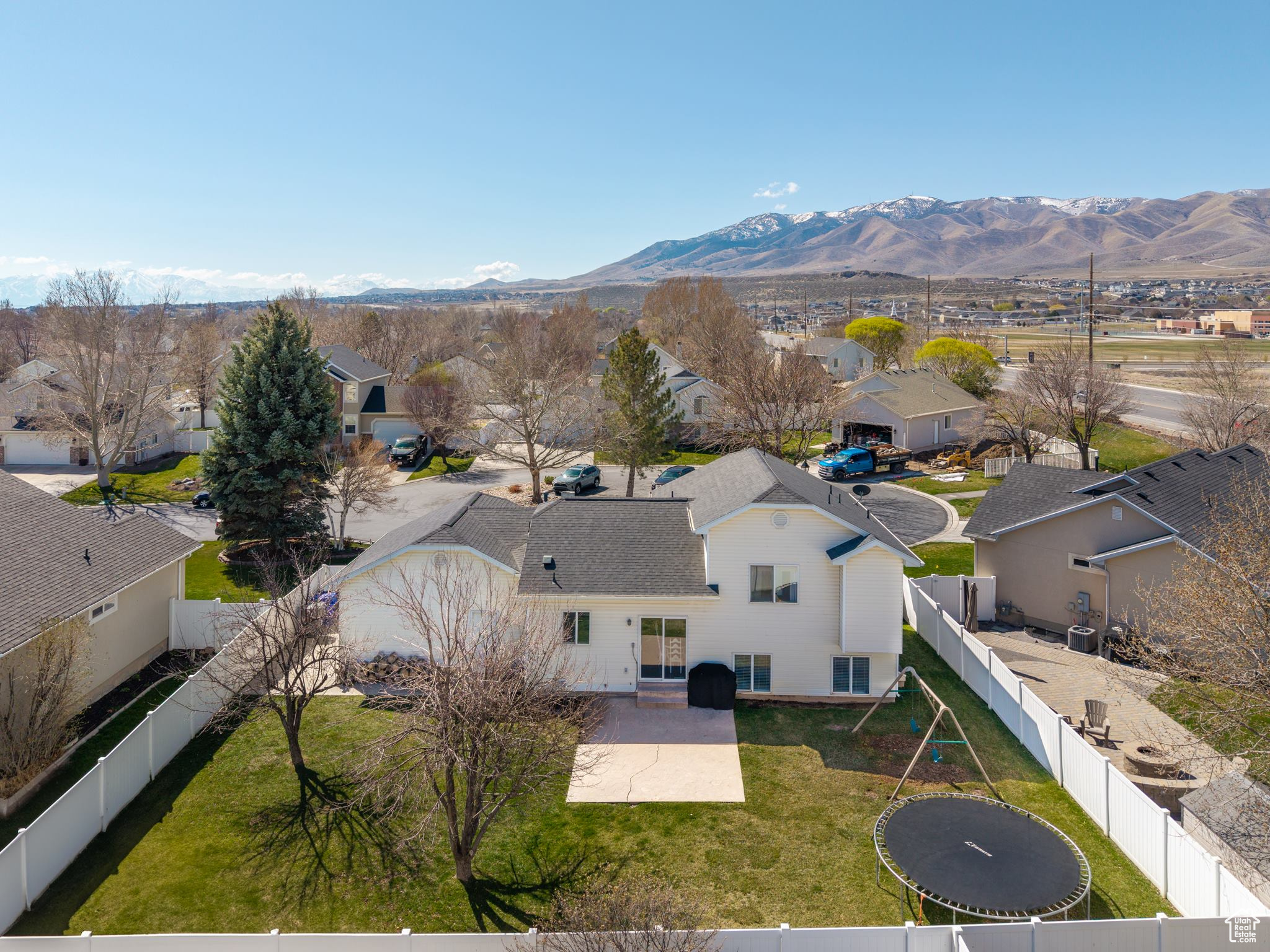 32 E REDWING CT