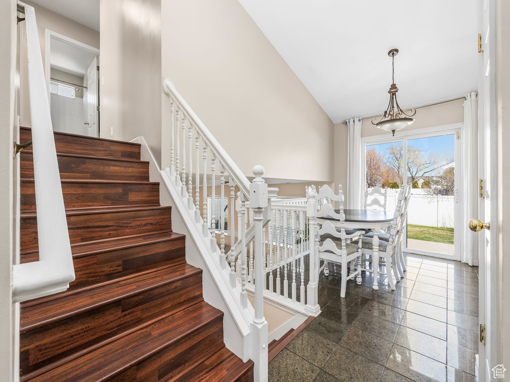 32 E REDWING CT