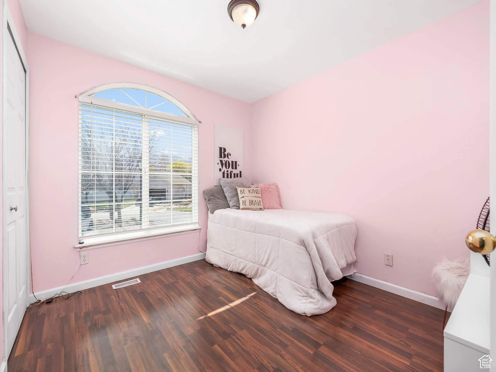 32 E REDWING CT