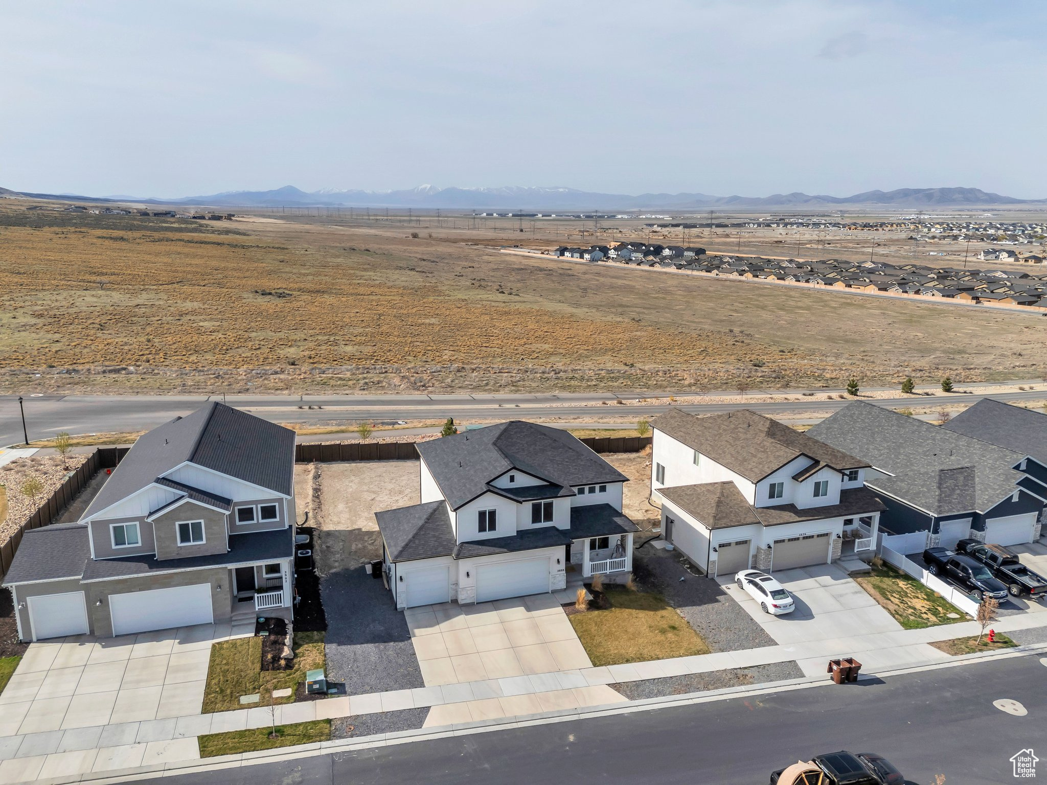 2888 E CARRIAGE HILL DR