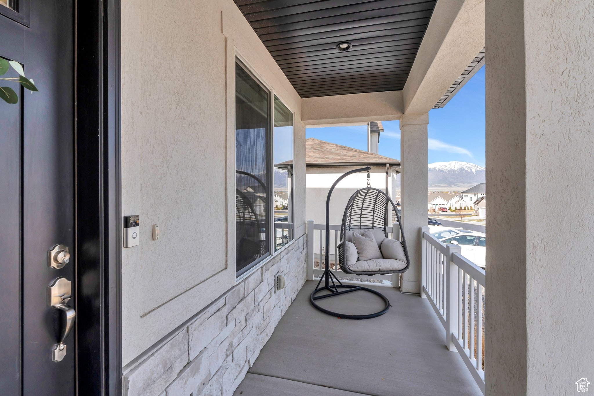 2888 E CARRIAGE HILL DR