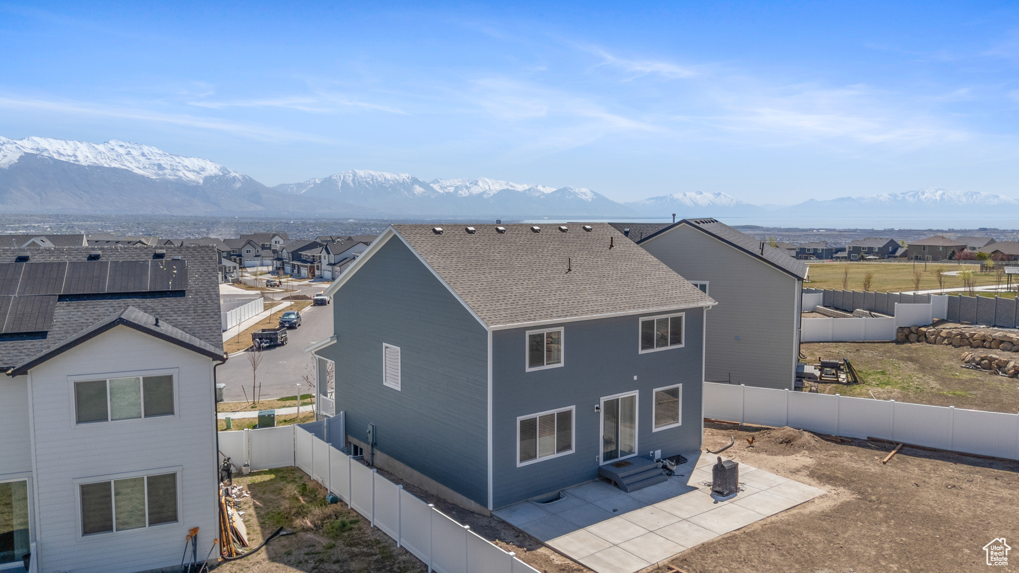 543 W FLORA DR