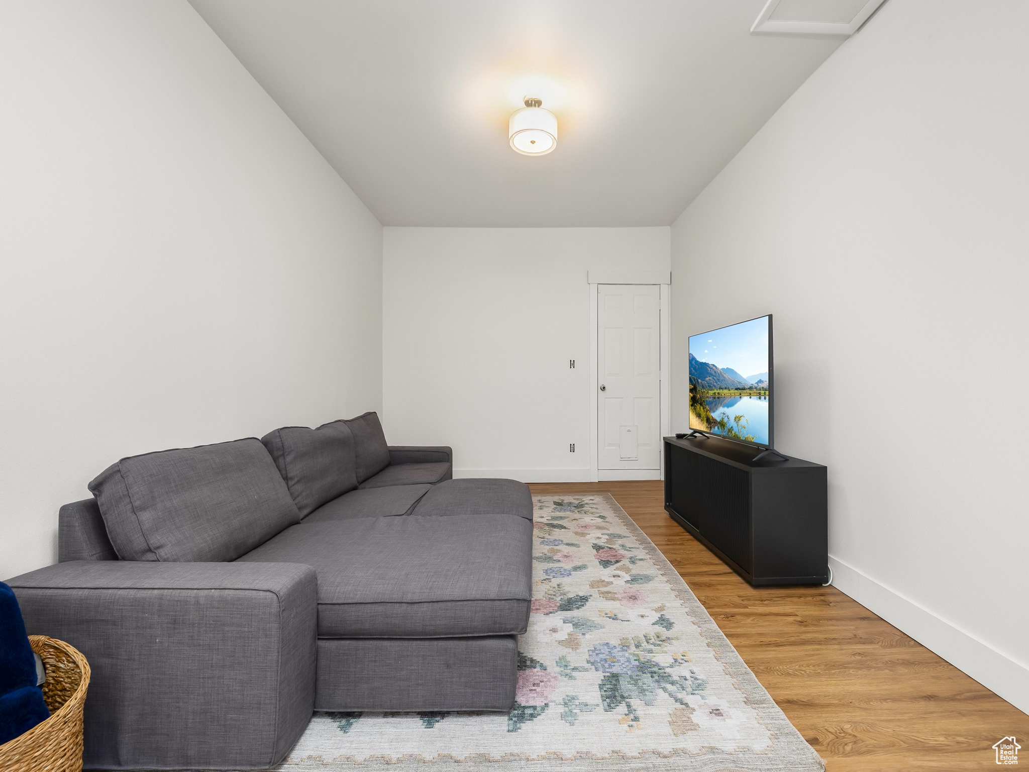 311 E 1830 S
