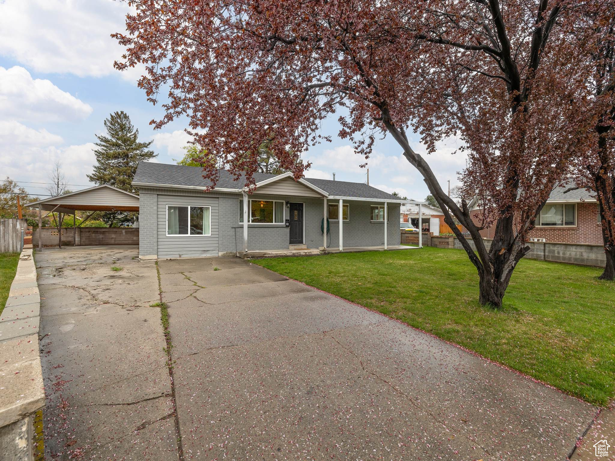 311 E 1830 S