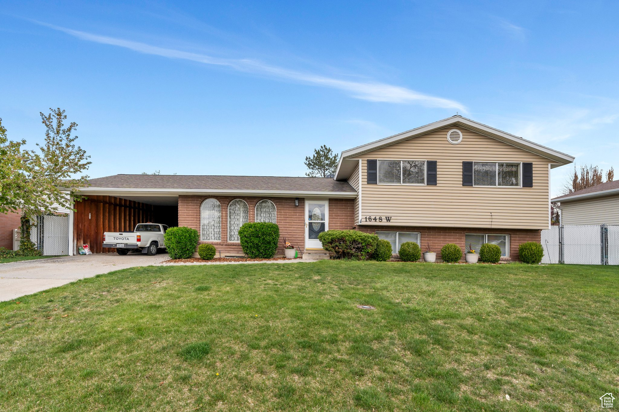 1648 W 1320 N
