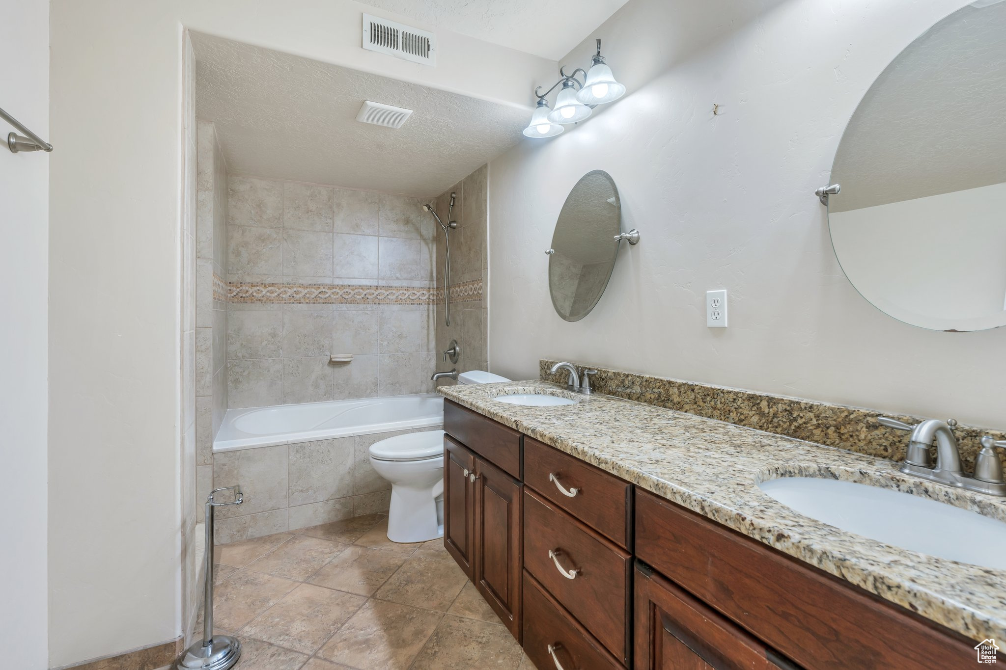 1109 N JACK RABBIT RUN