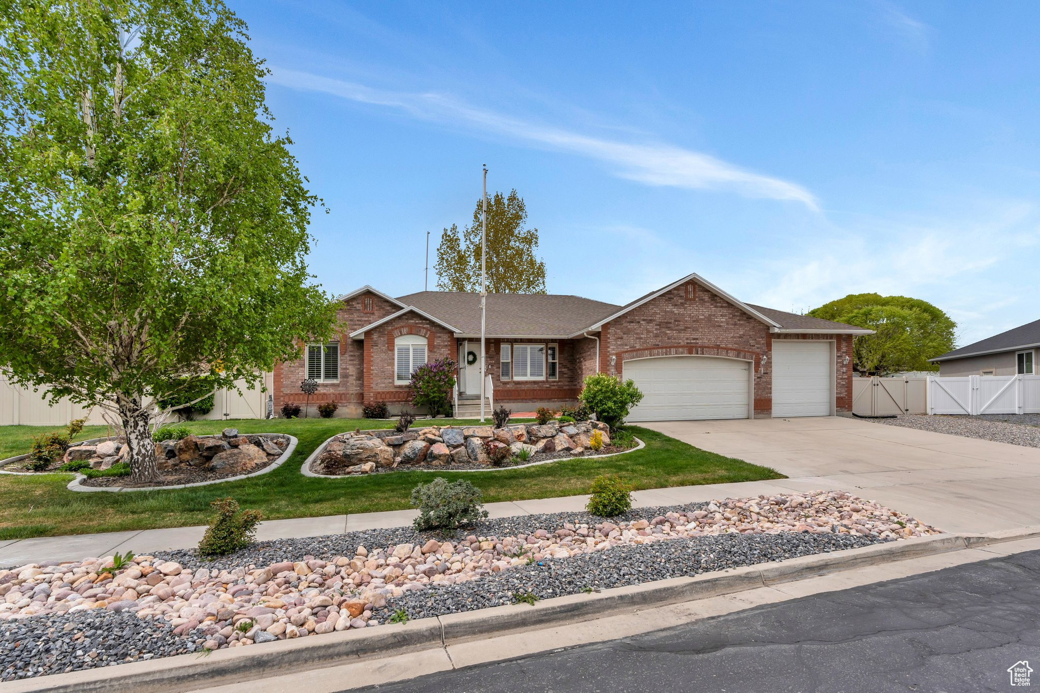 1109 N JACK RABBIT RUN