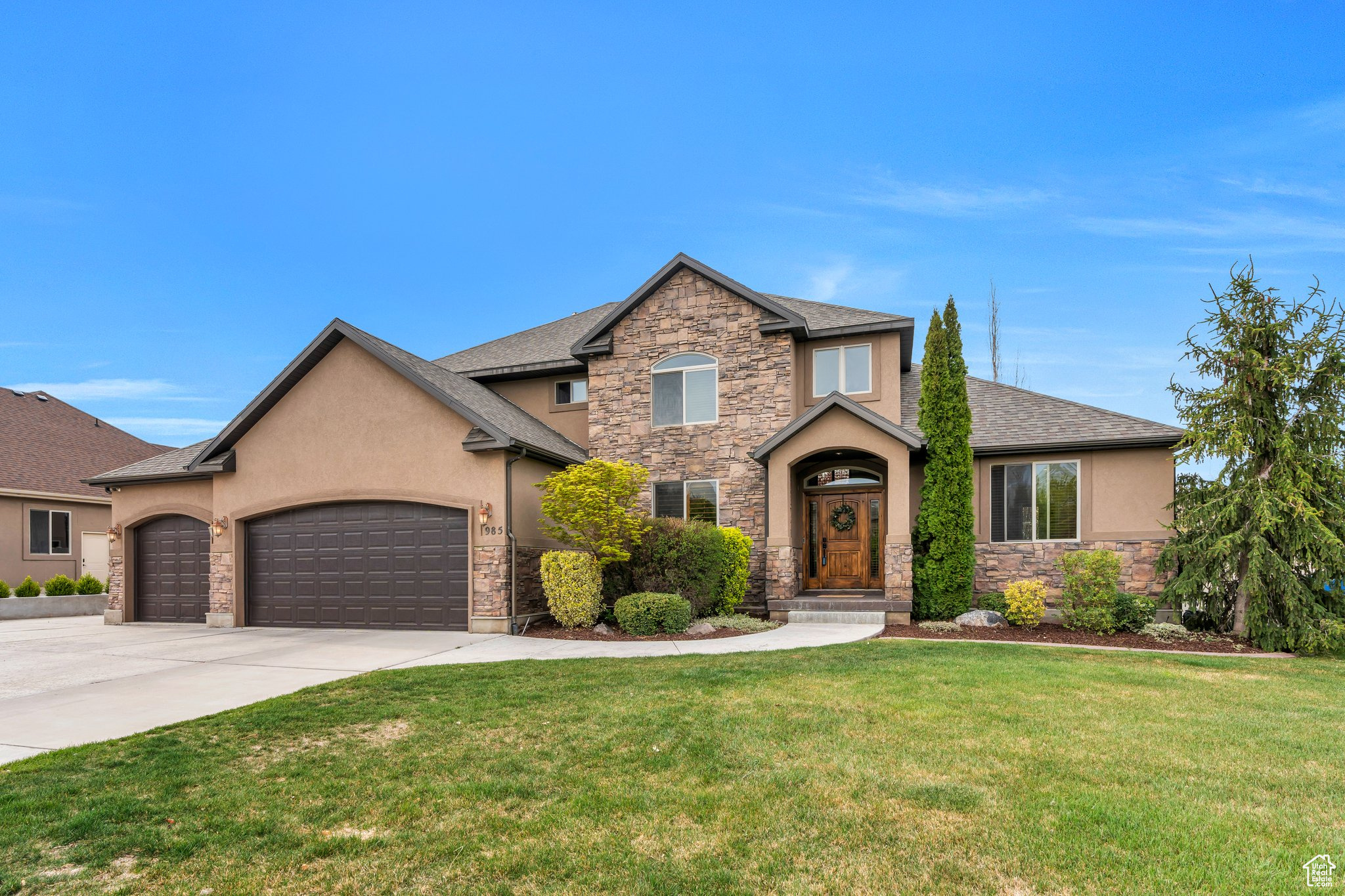 985 W SUNRISE LN