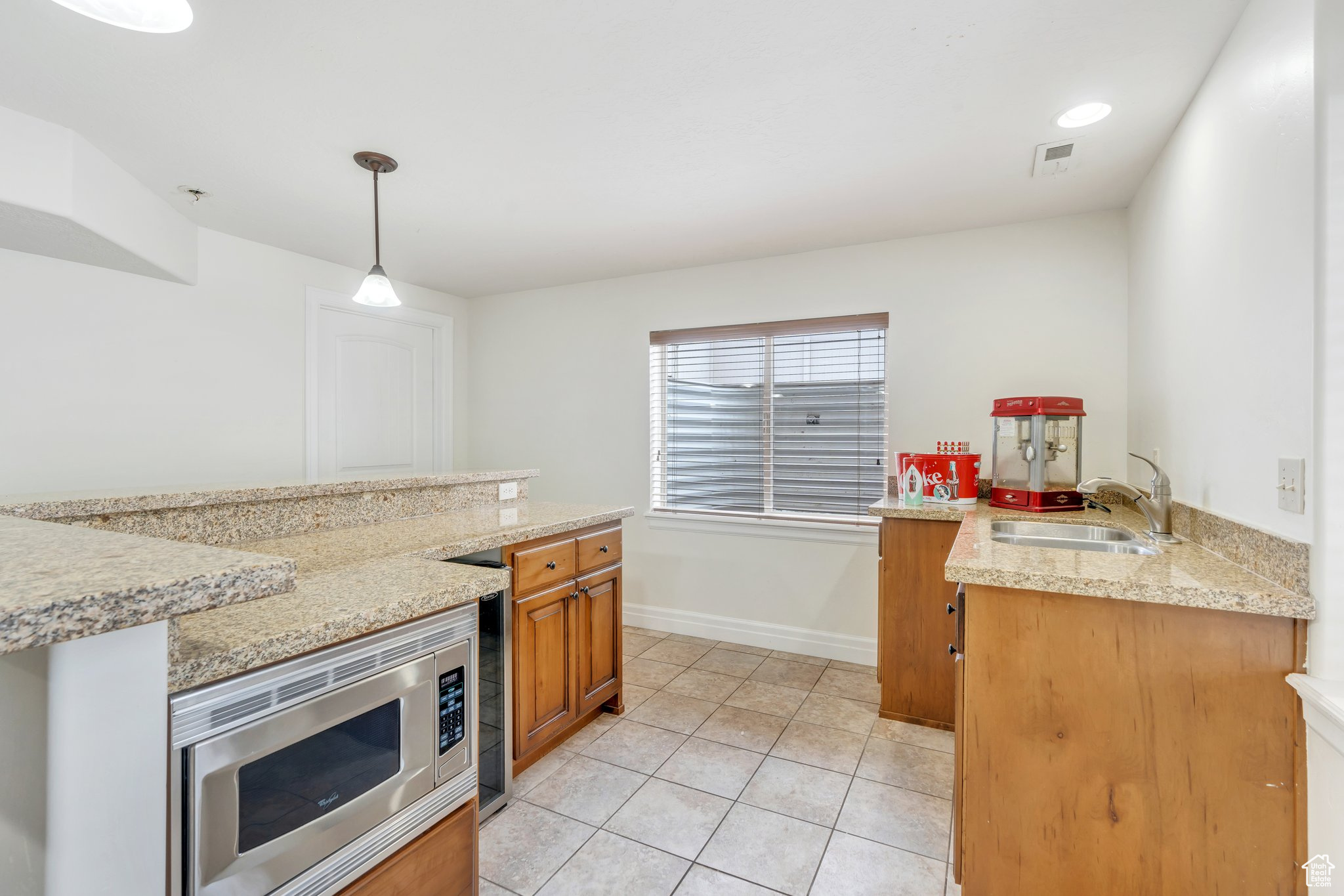 985 W SUNRISE LN