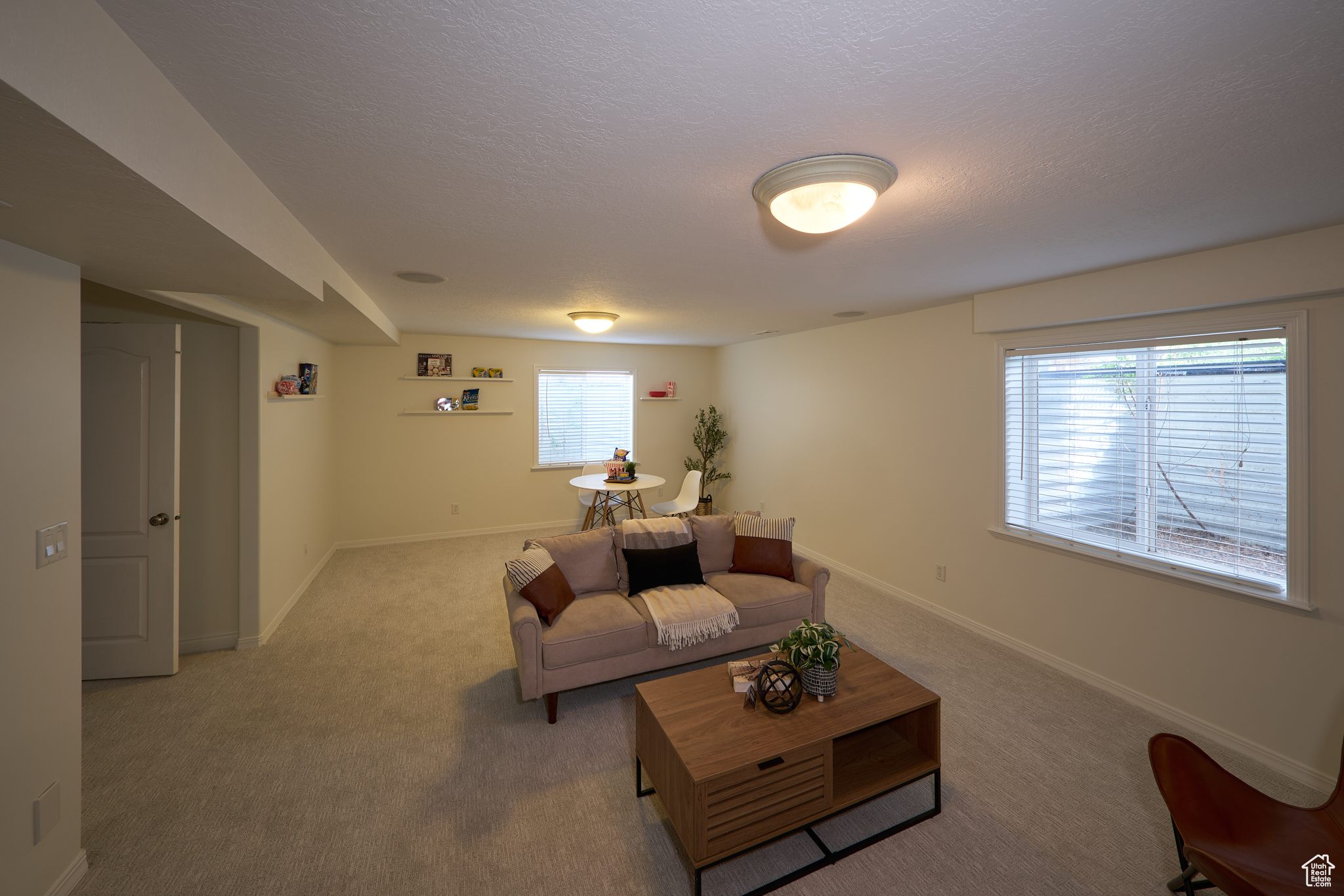 2313 W 11625 S